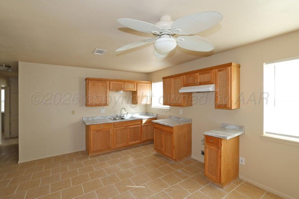 1232 Sycamore Street Property Photo 8
