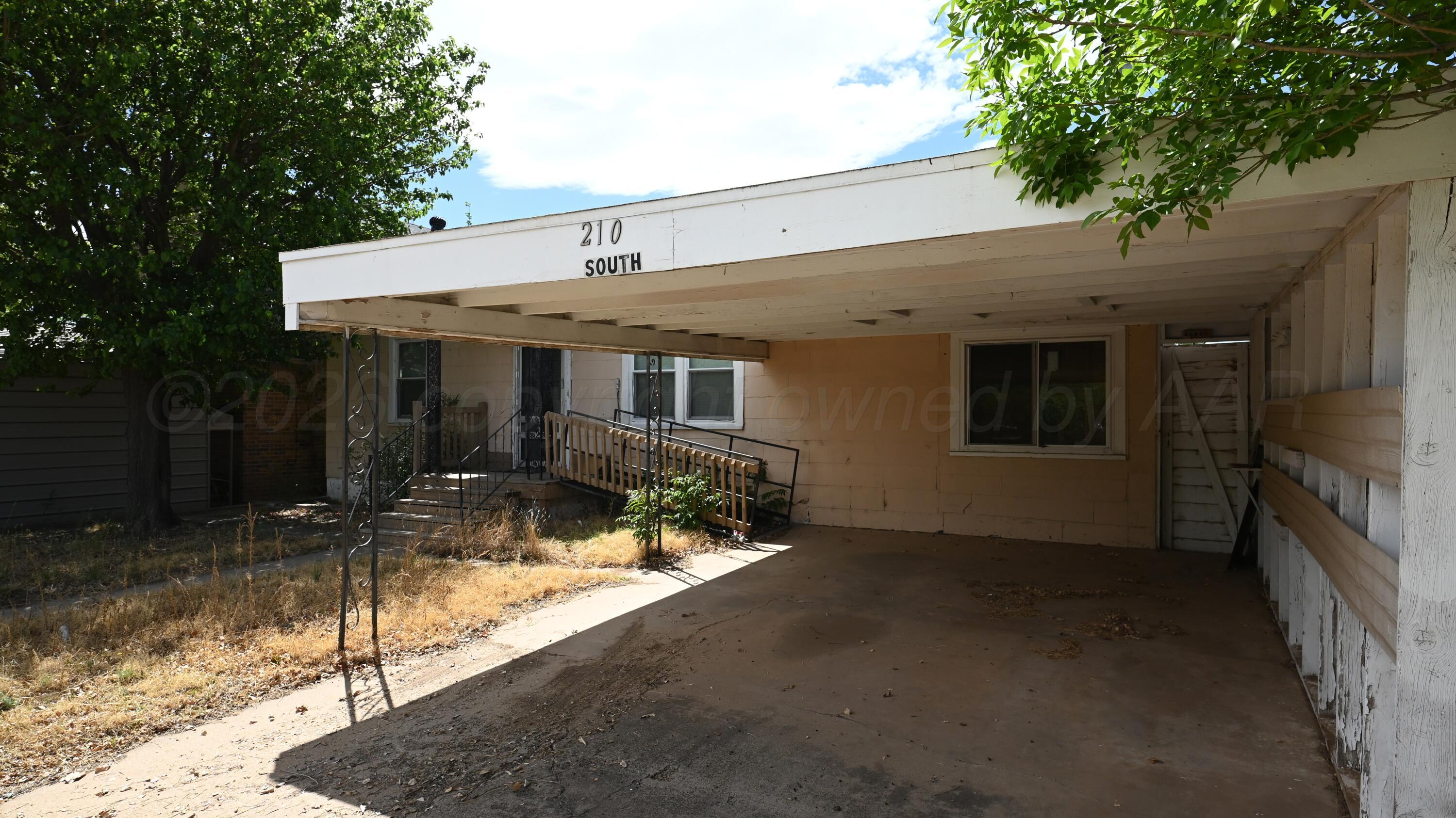 210 S Mackenzie Avenue Property Photo 2