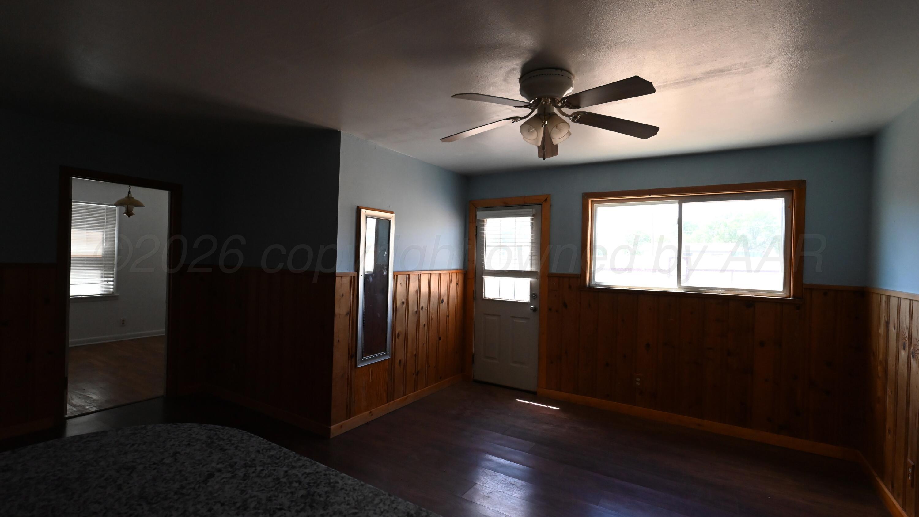 210 S Mackenzie Avenue Property Photo 8