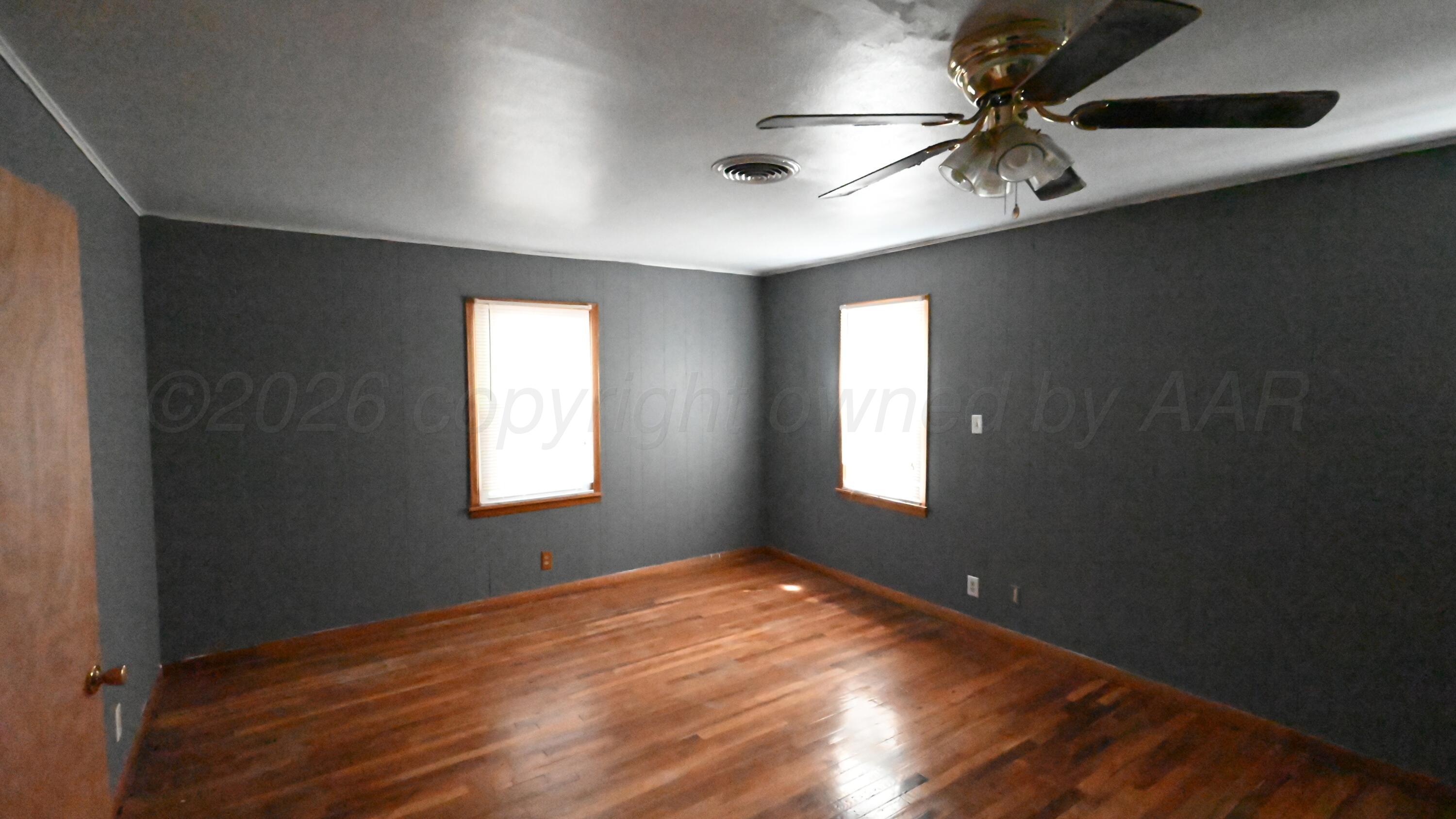 210 S Mackenzie Avenue Property Photo 10
