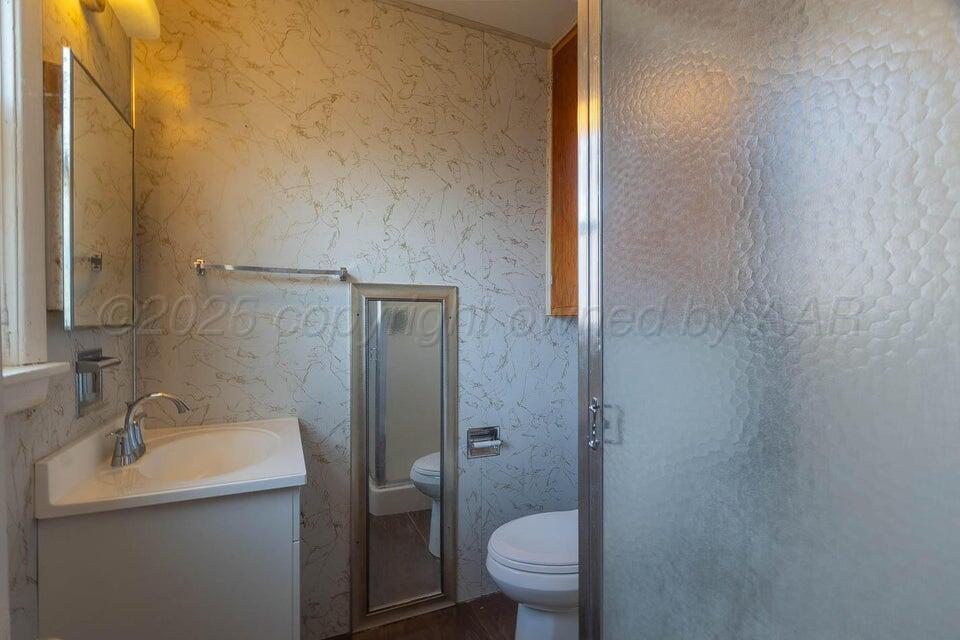 210 S Mackenzie Avenue Property Photo 11