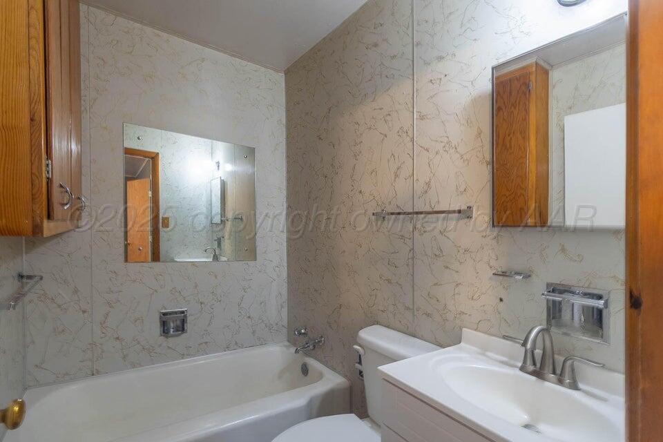 210 S Mackenzie Avenue Property Photo 13