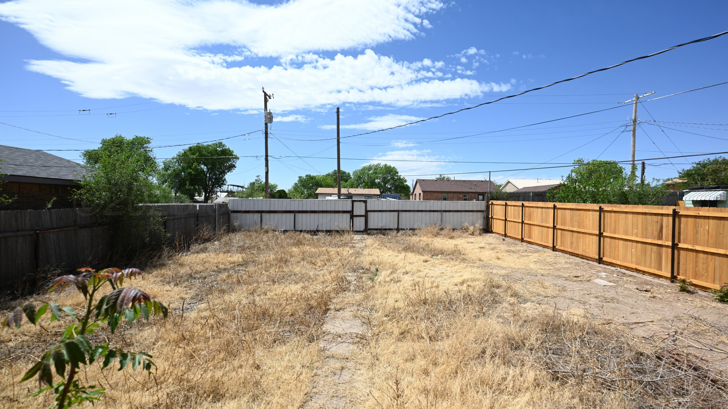 210 S Mackenzie Avenue Property Photo 16