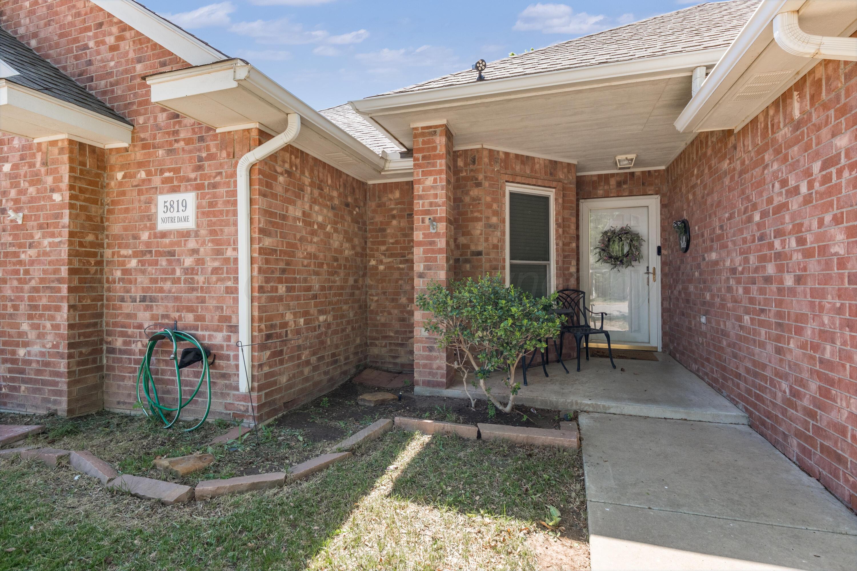 5819 Notre Dame Drive Property Photo 4