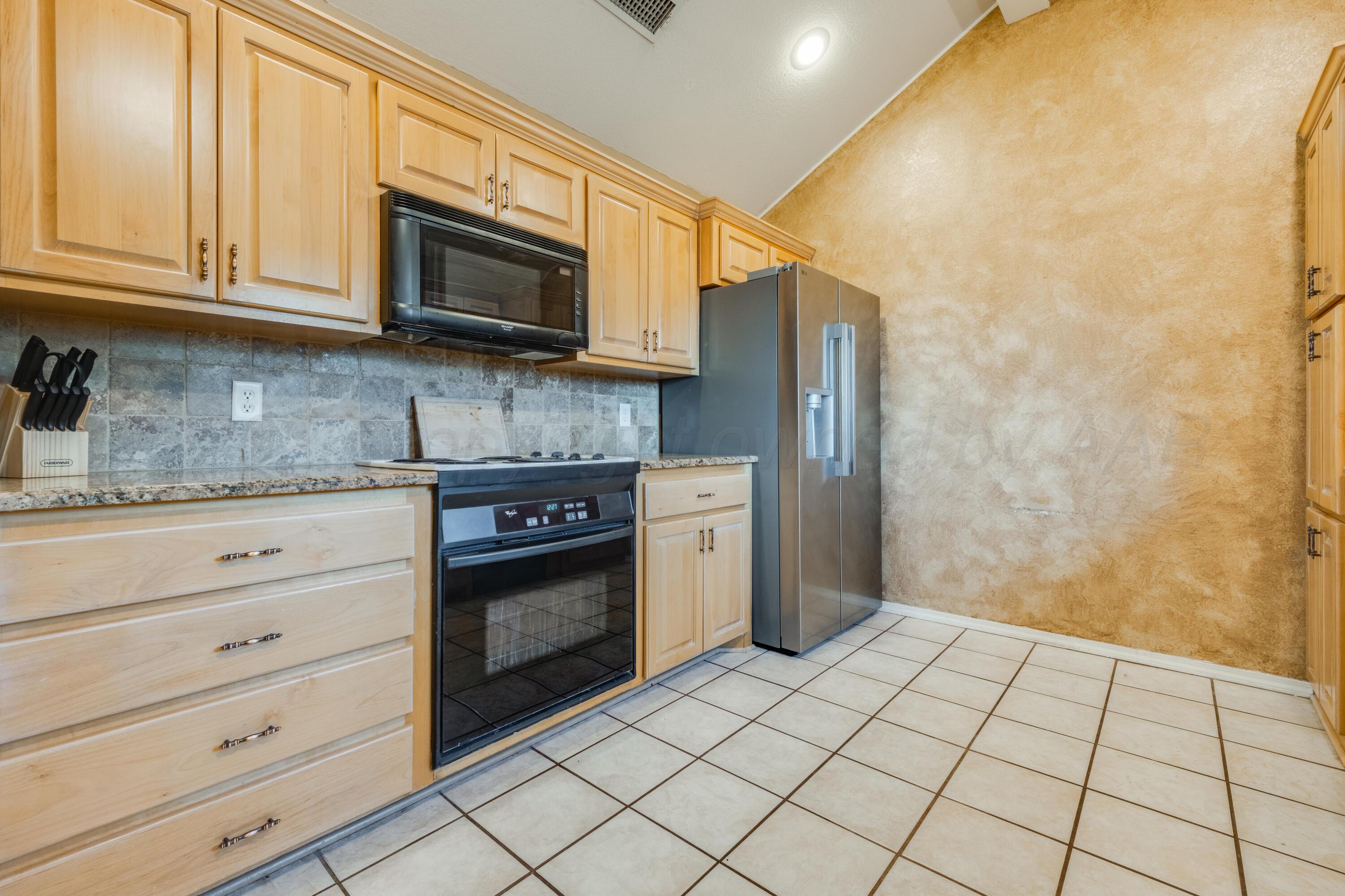 5819 Notre Dame Drive Property Photo 11