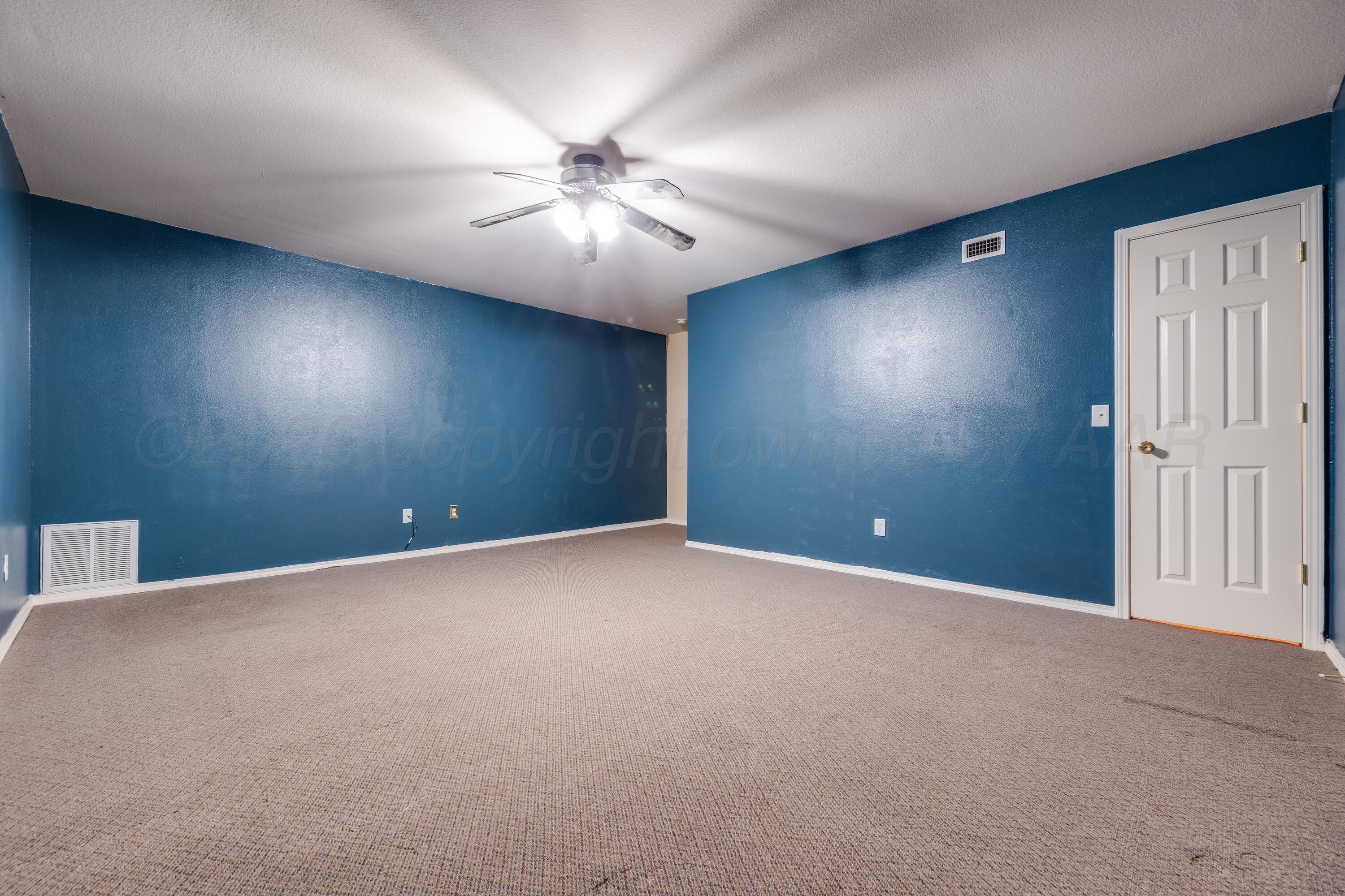 5819 Notre Dame Drive Property Photo 27