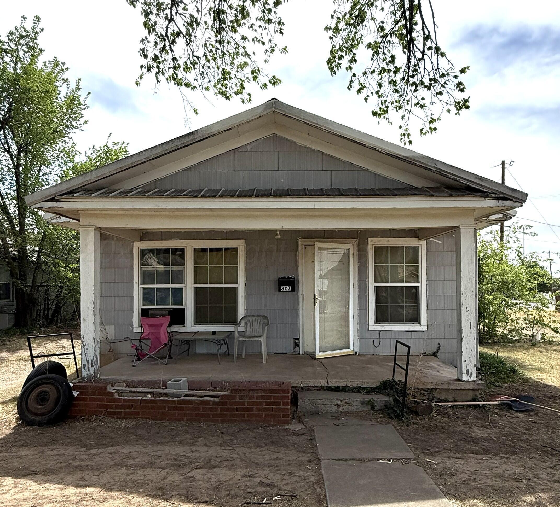 807 N West Street Property Photo 1