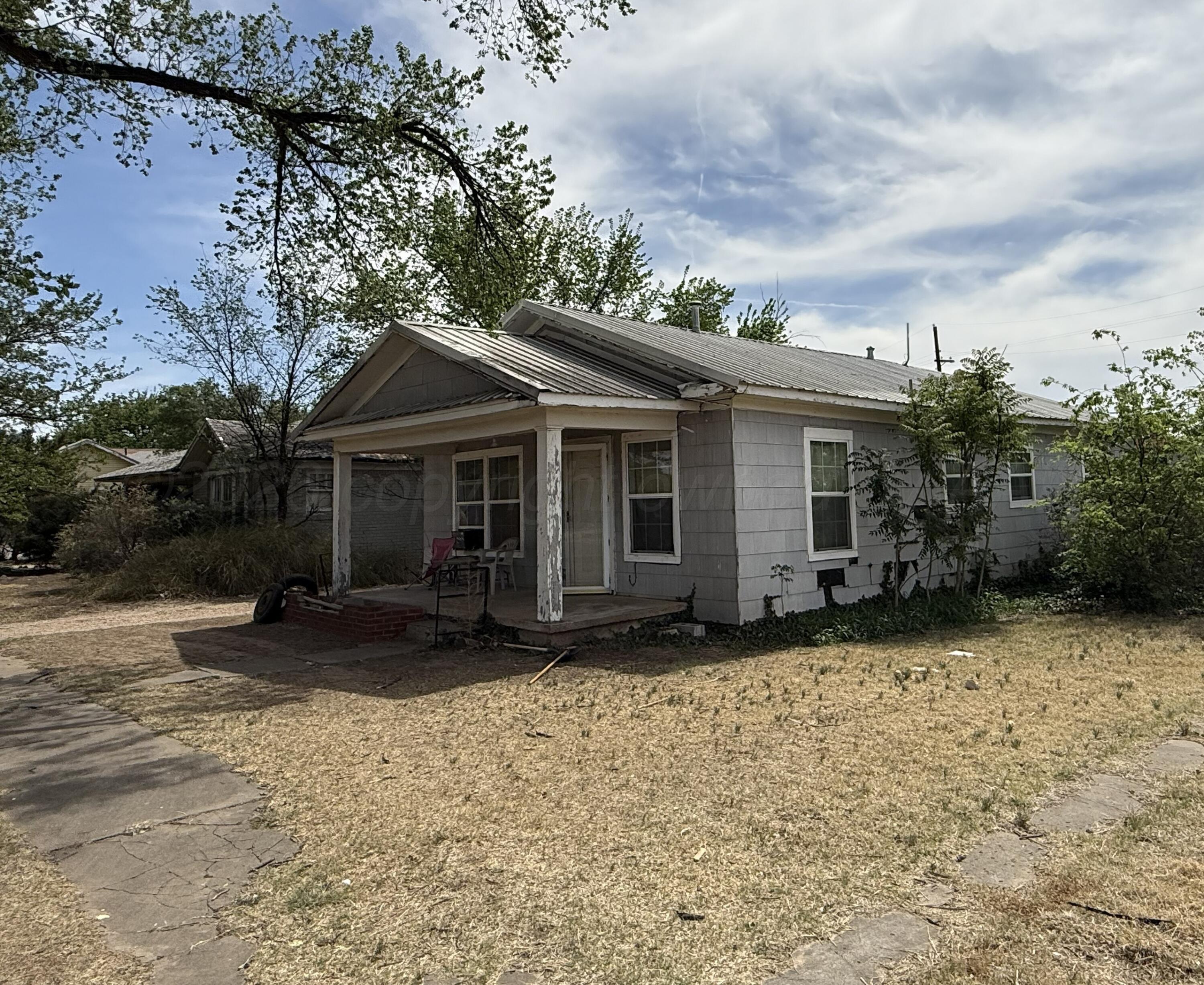 807 N West Street Property Photo 3