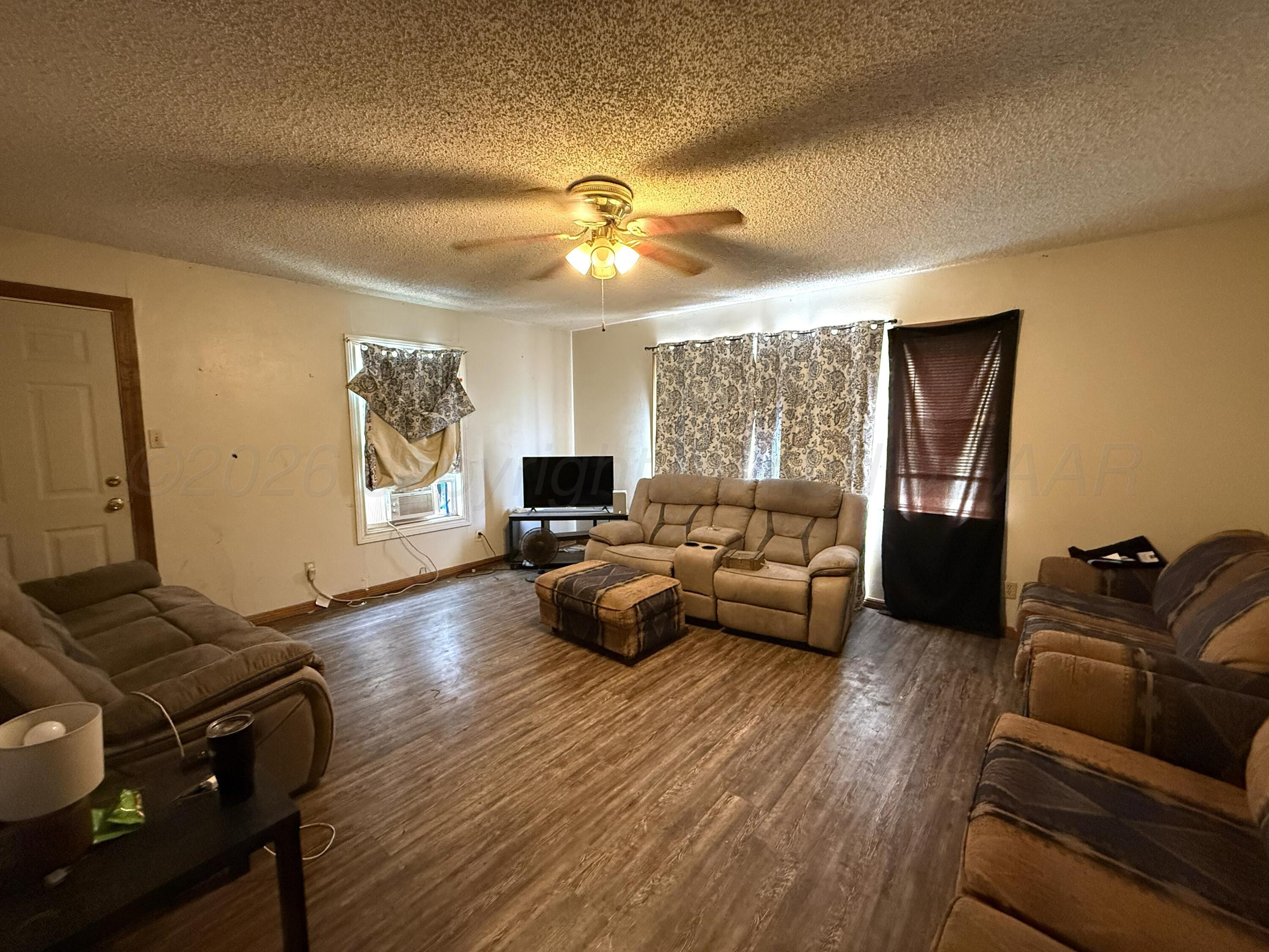 807 N West Street Property Photo 4