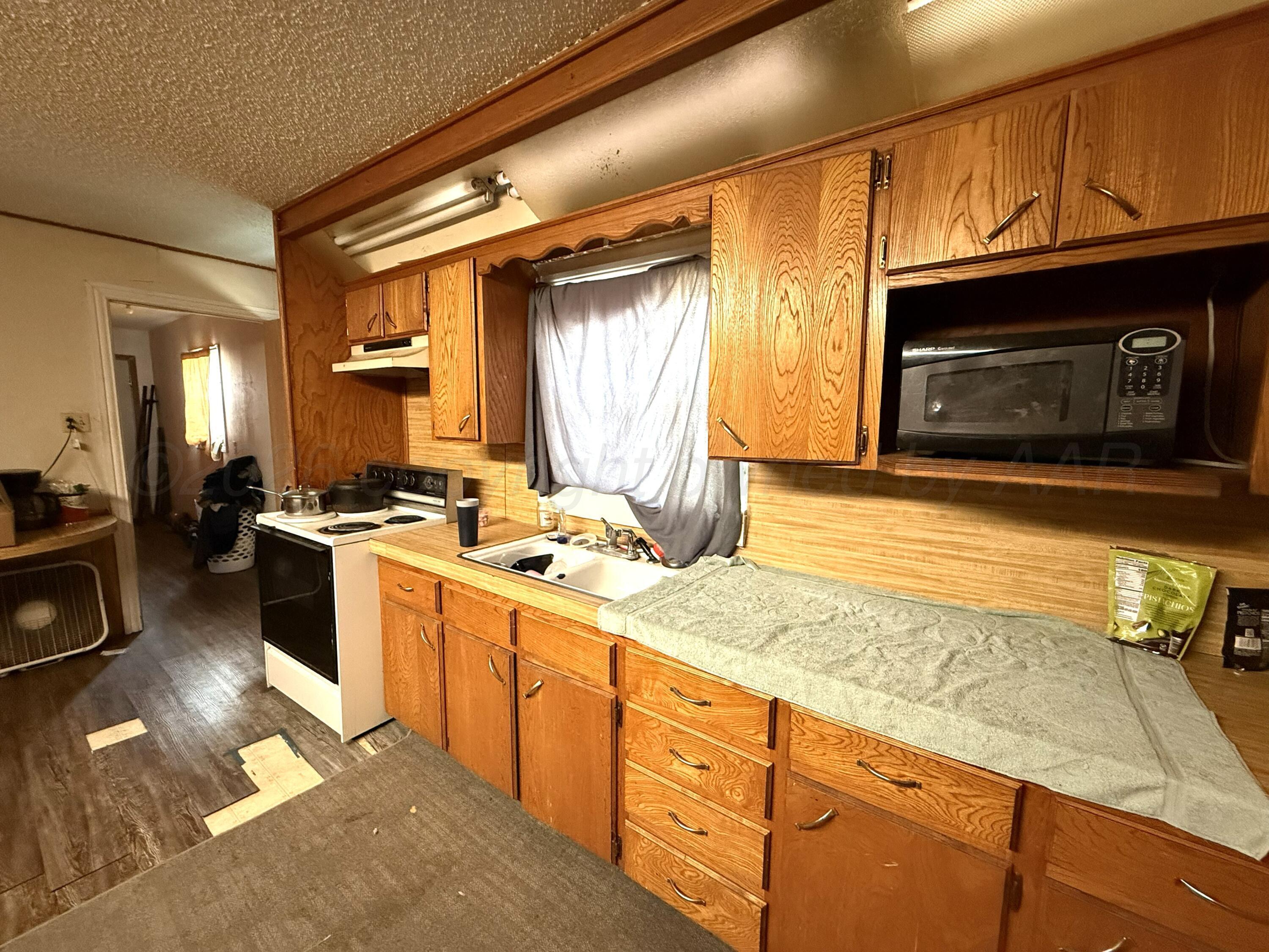 807 N West Street Property Photo 6