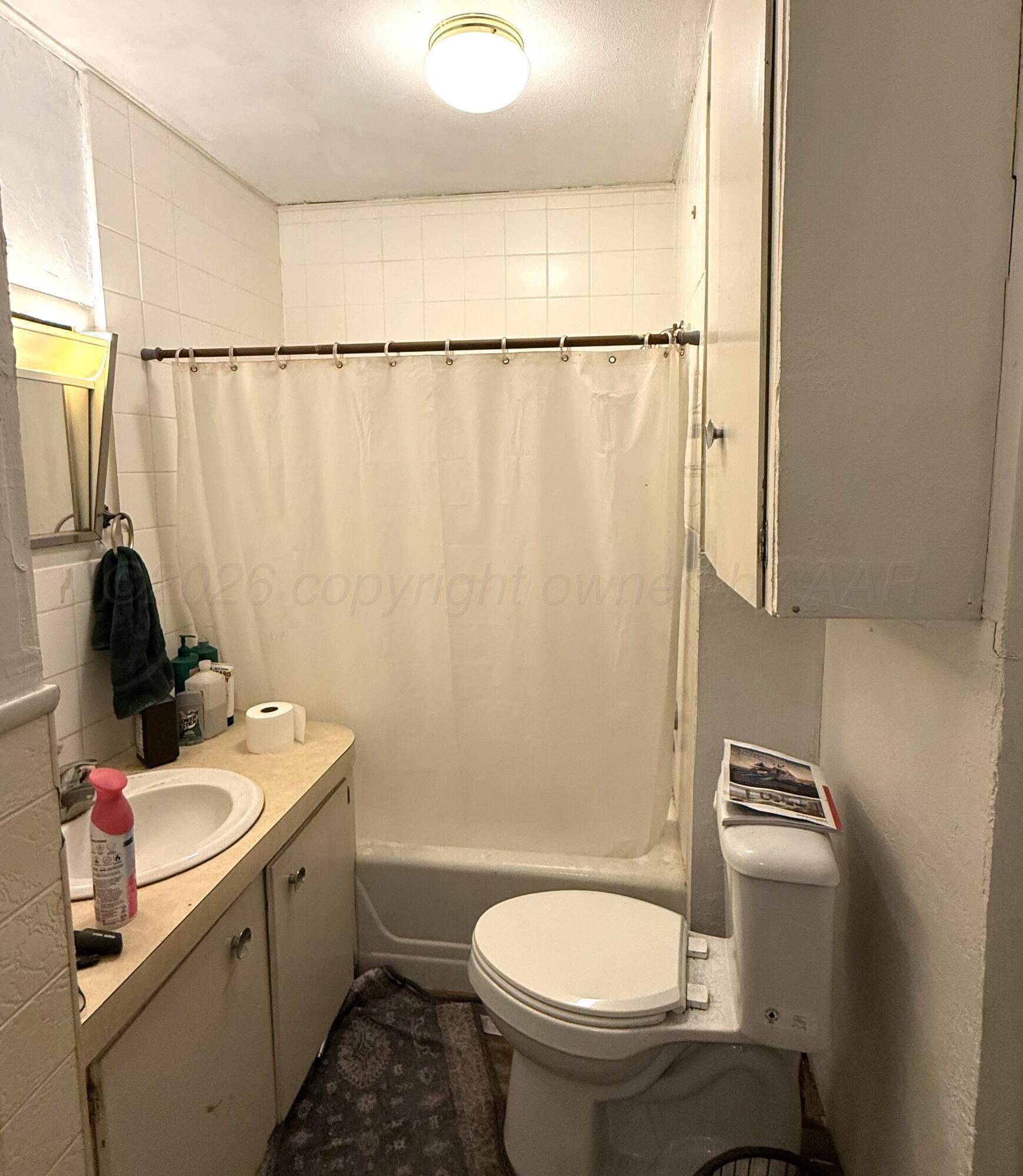 807 N West Street Property Photo 7