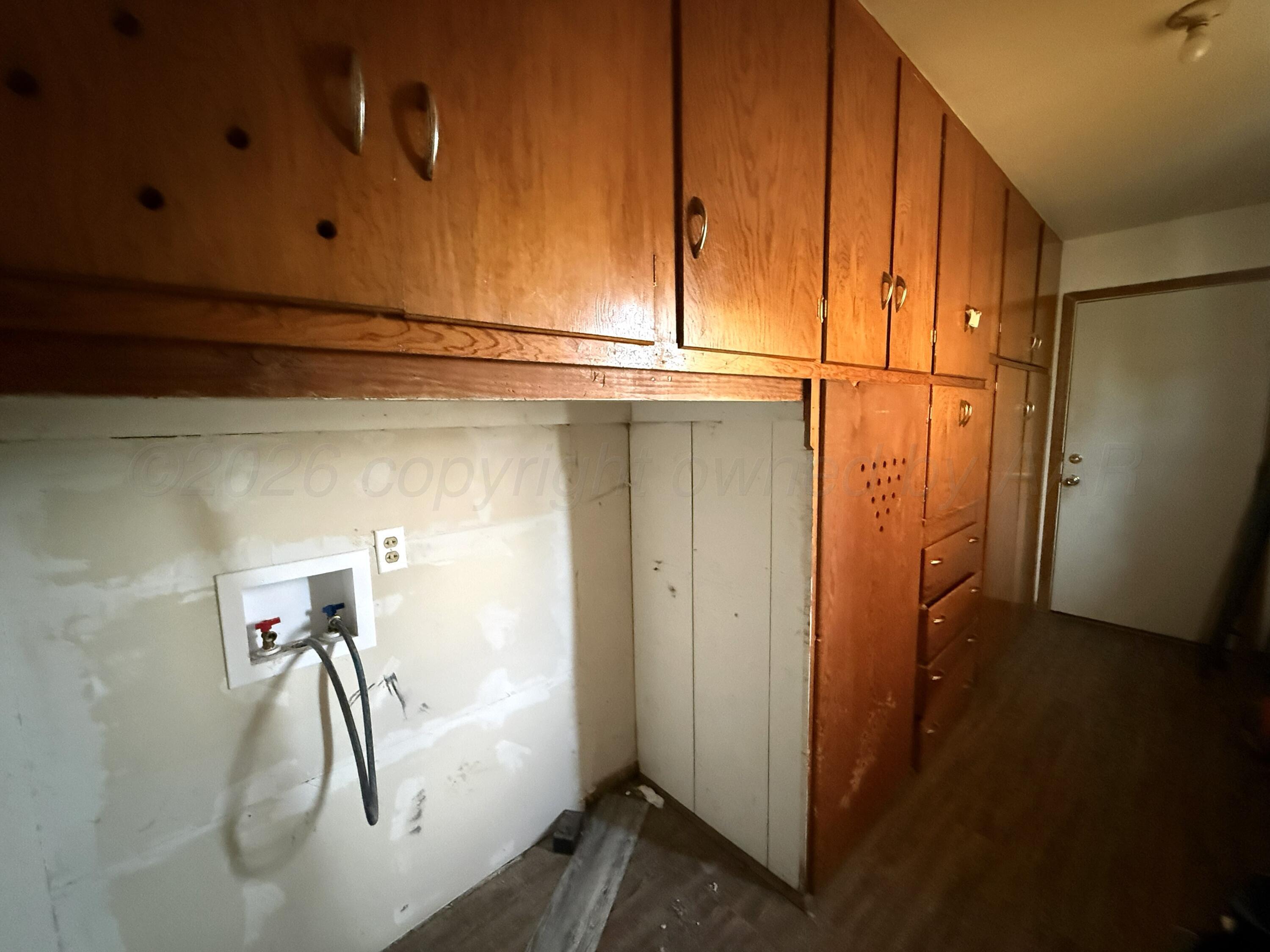 807 N West Street Property Photo 10