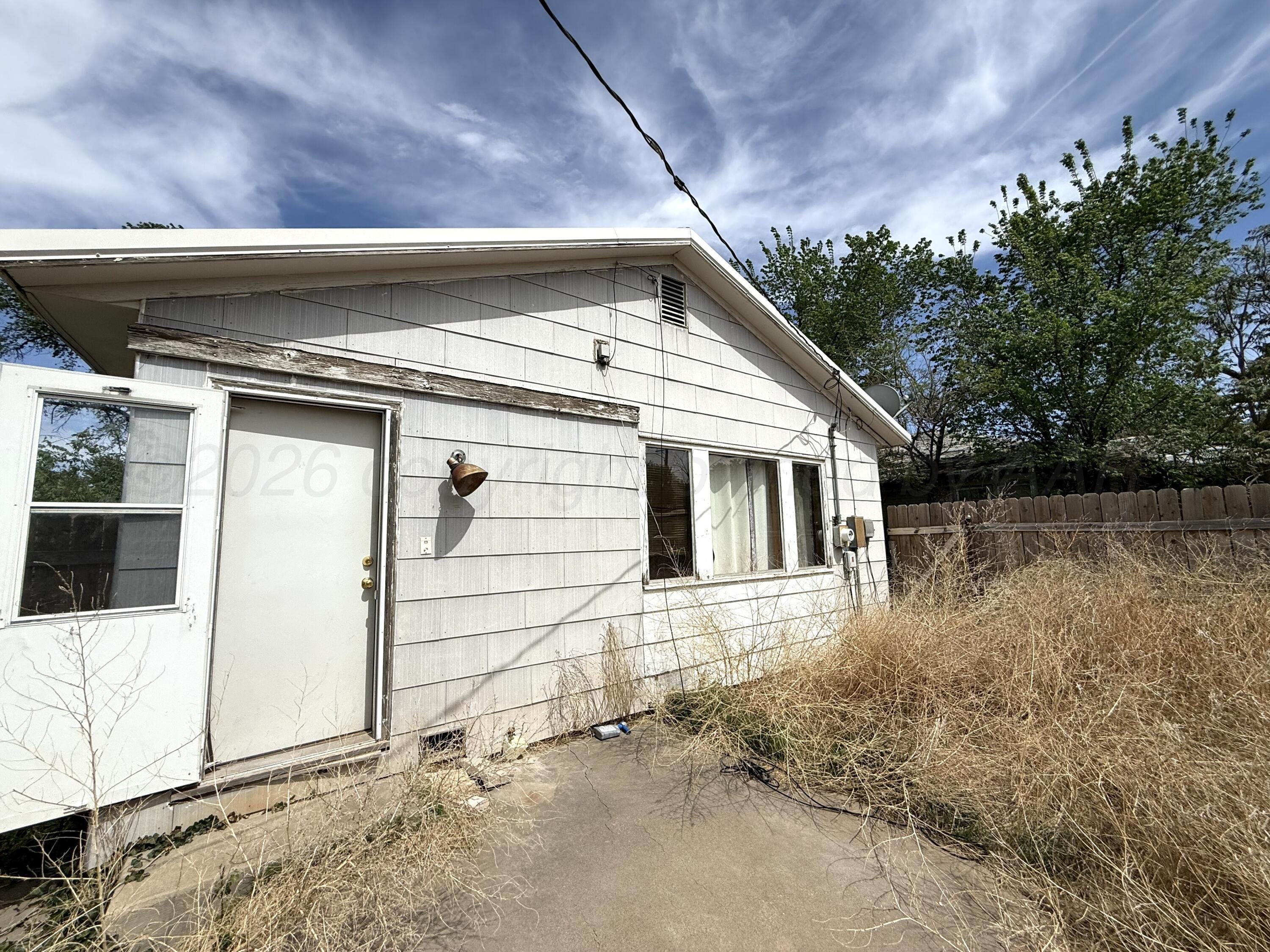 807 N West Street Property Photo 11