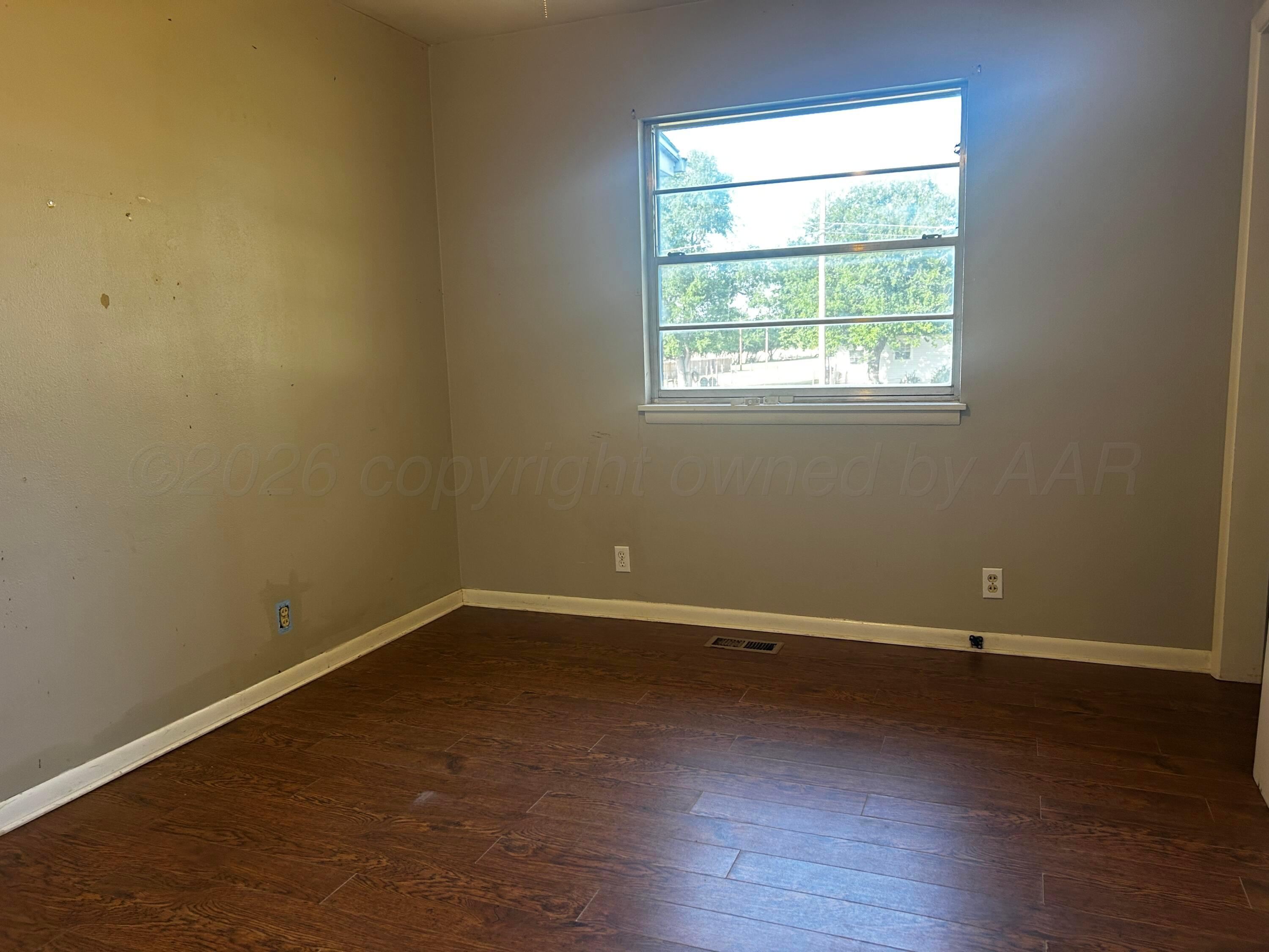 209 N Elm Street Property Photo 13