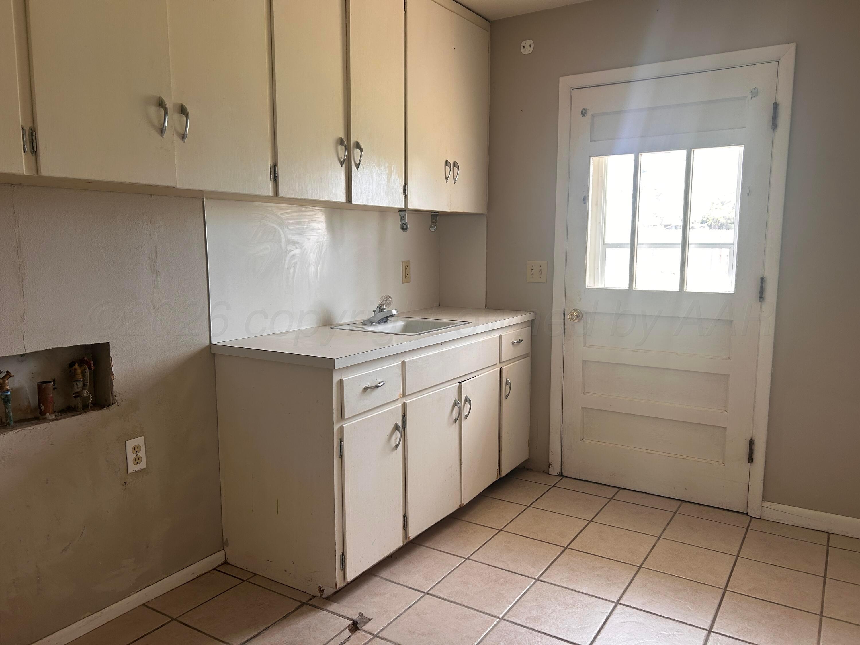 209 N Elm Street Property Photo 14