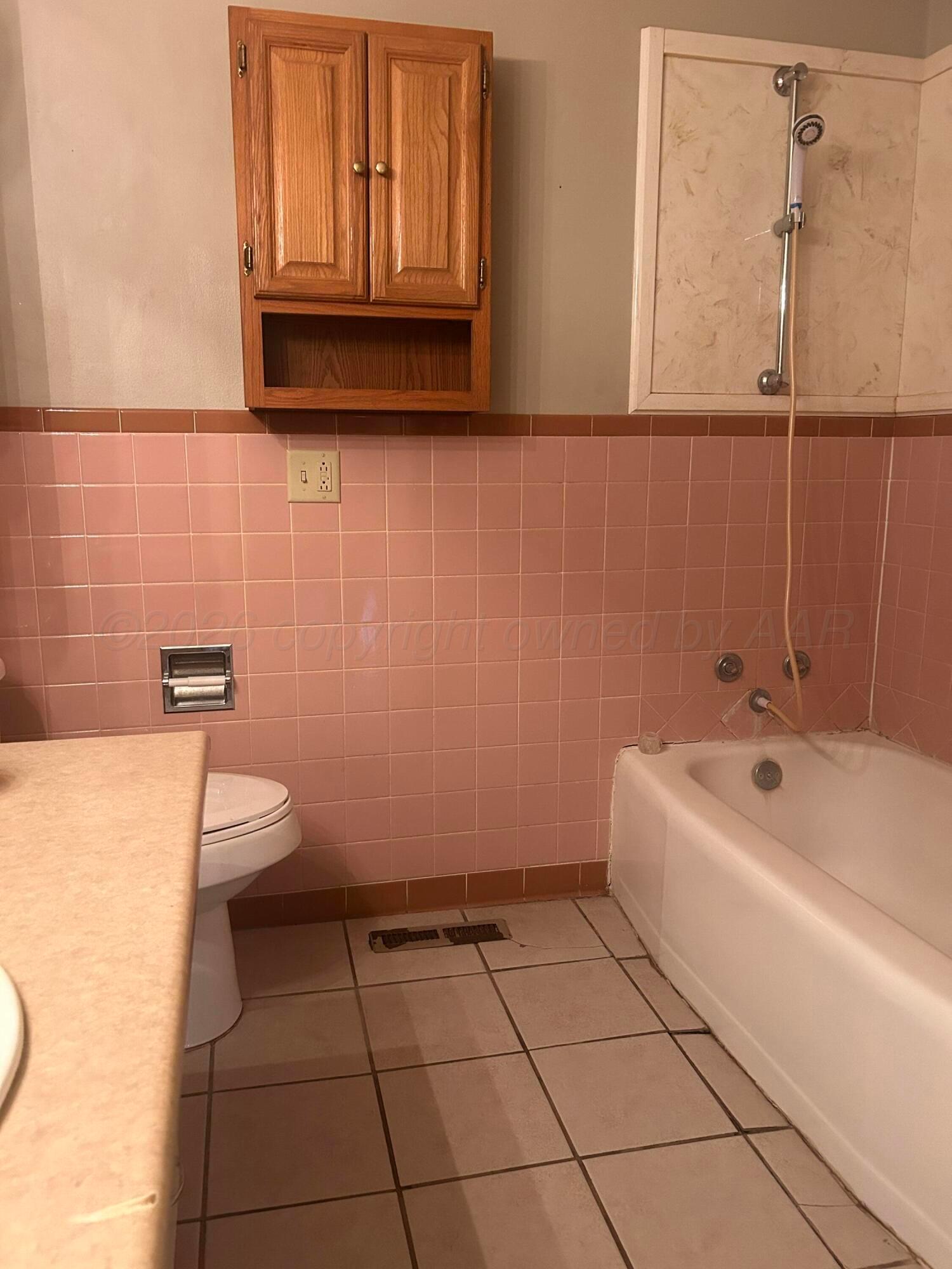 209 N Elm Street Property Photo 15