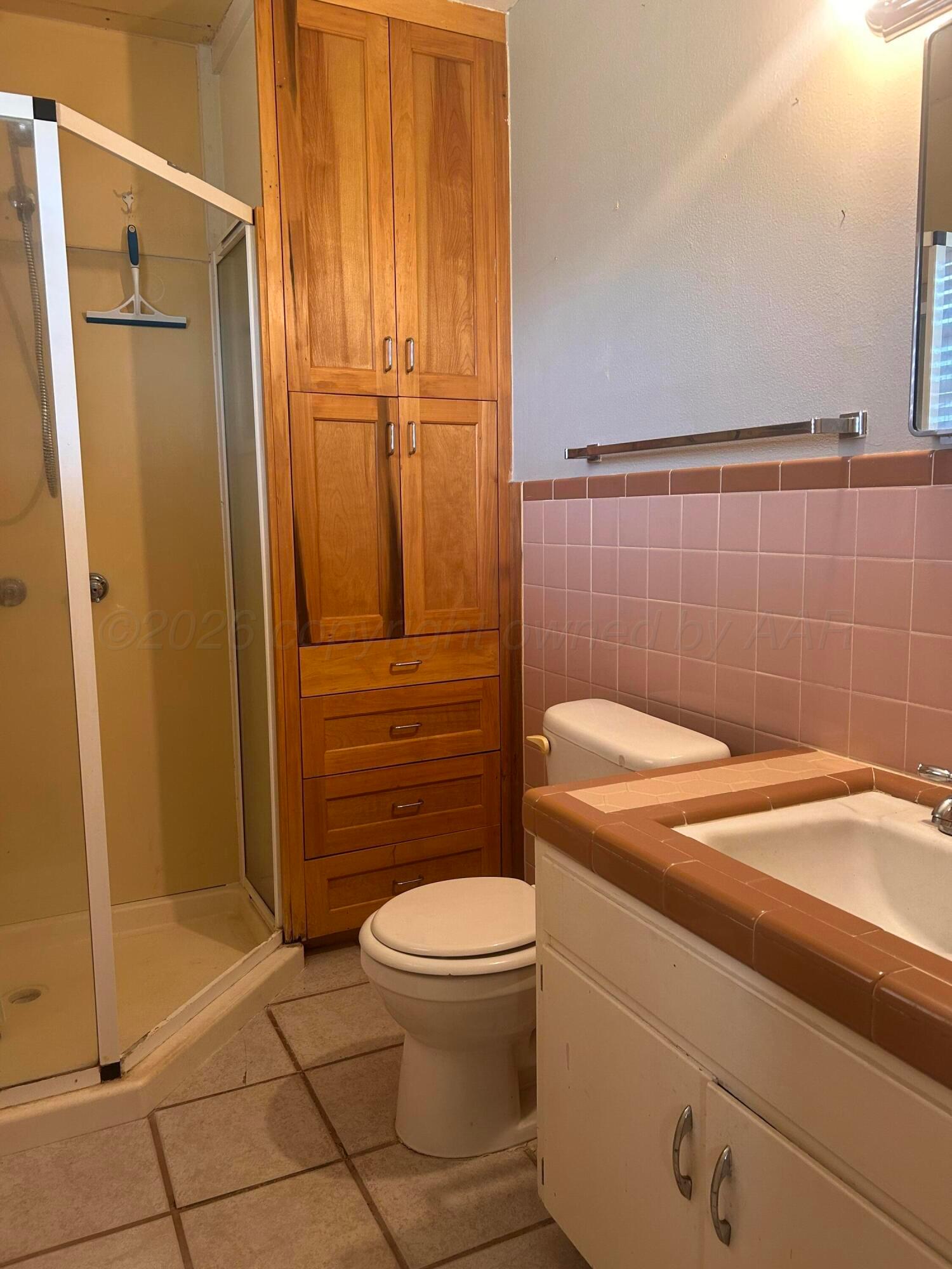 209 N Elm Street Property Photo 16