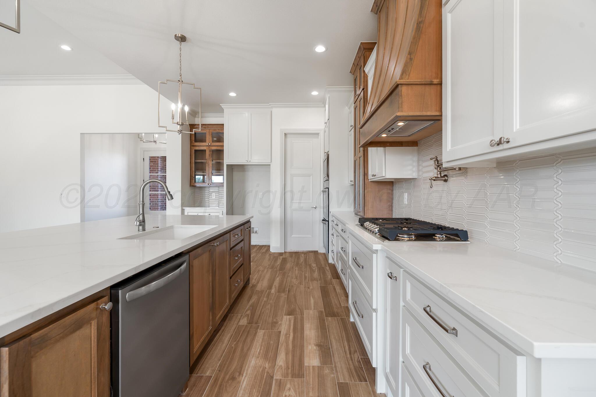 16551 Spring Lake Dr Property Photo 17