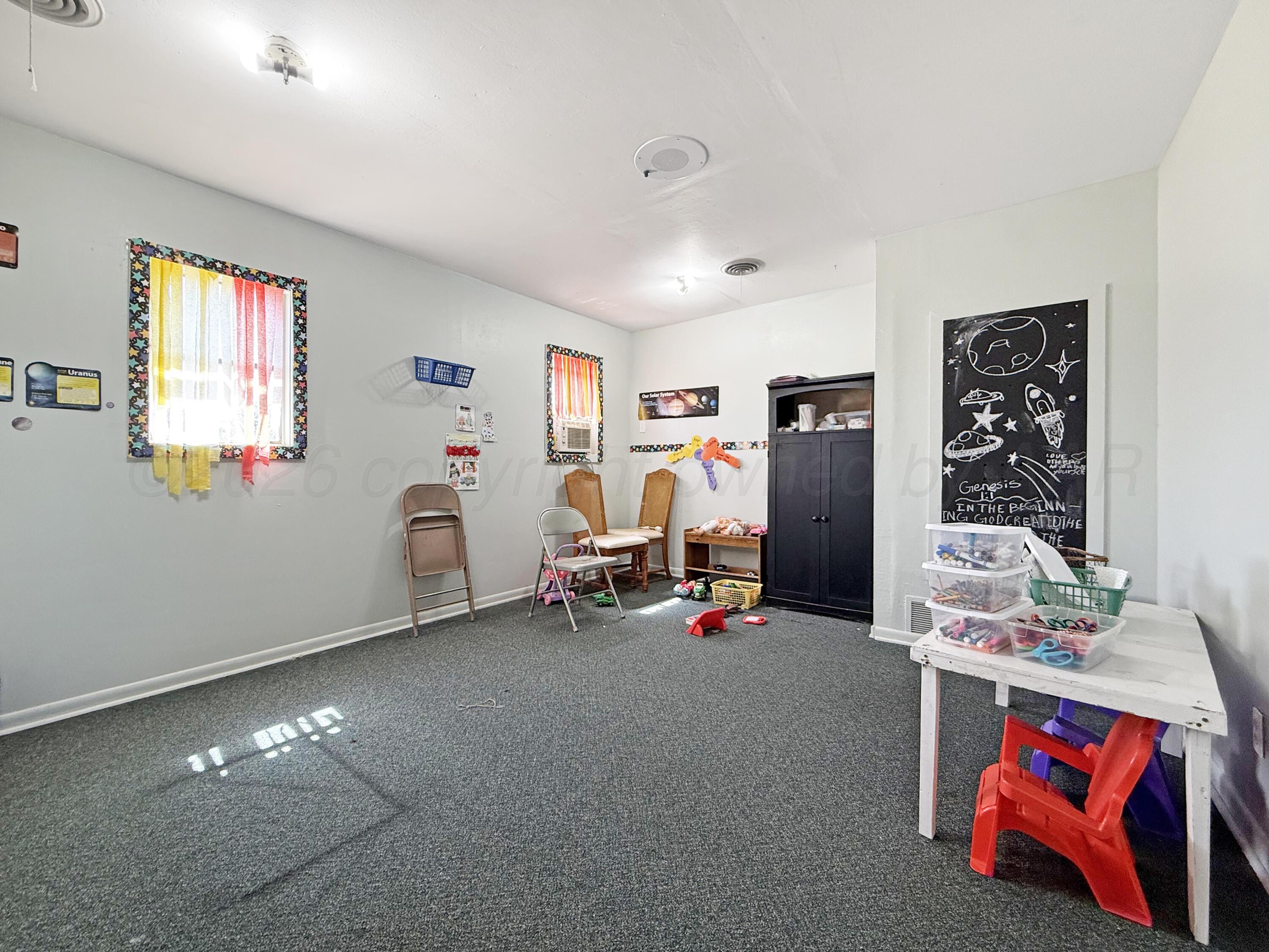 200 Vaughn Avenue Property Photo 10