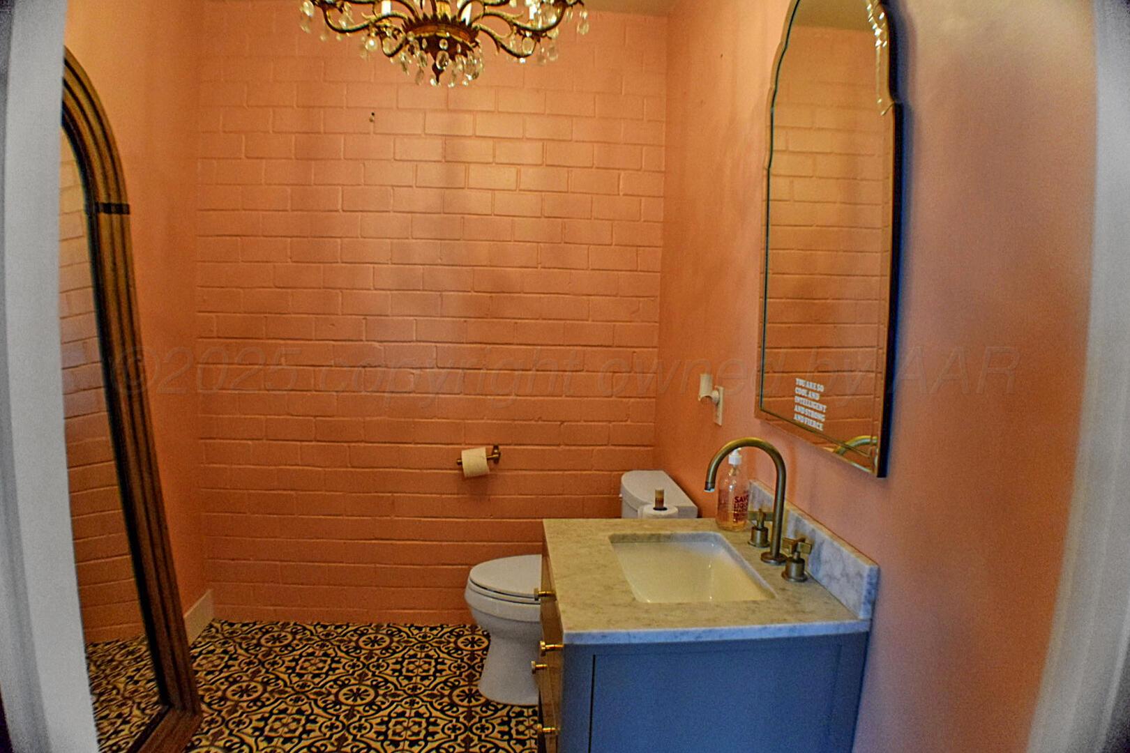 1002 N Main Street Property Photo 18