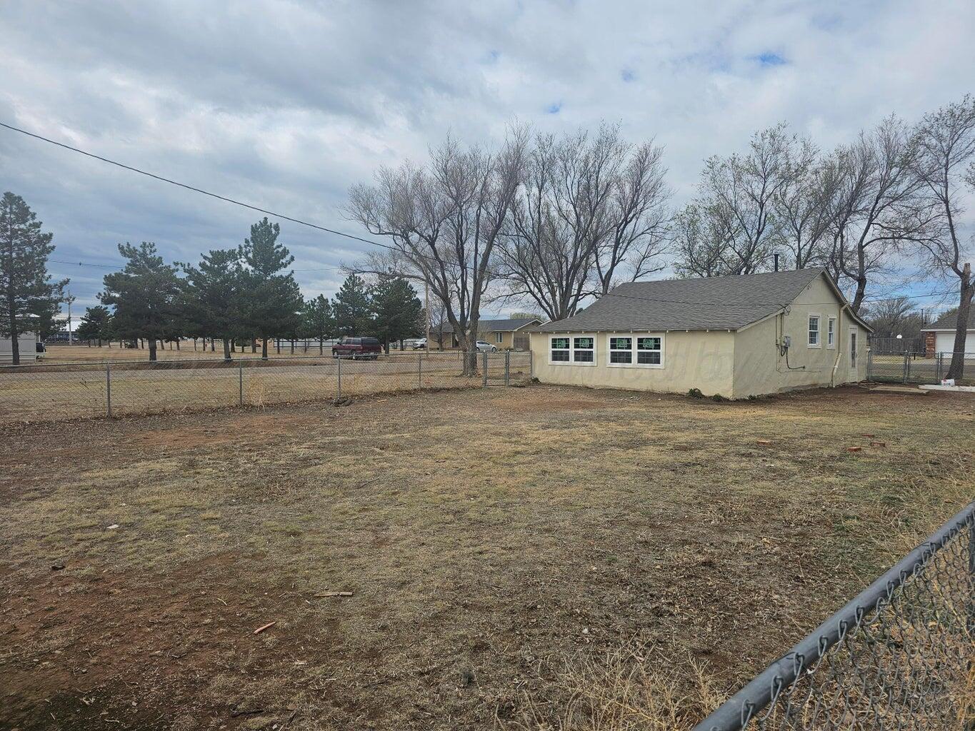 106 E Main Street Property Photo 12