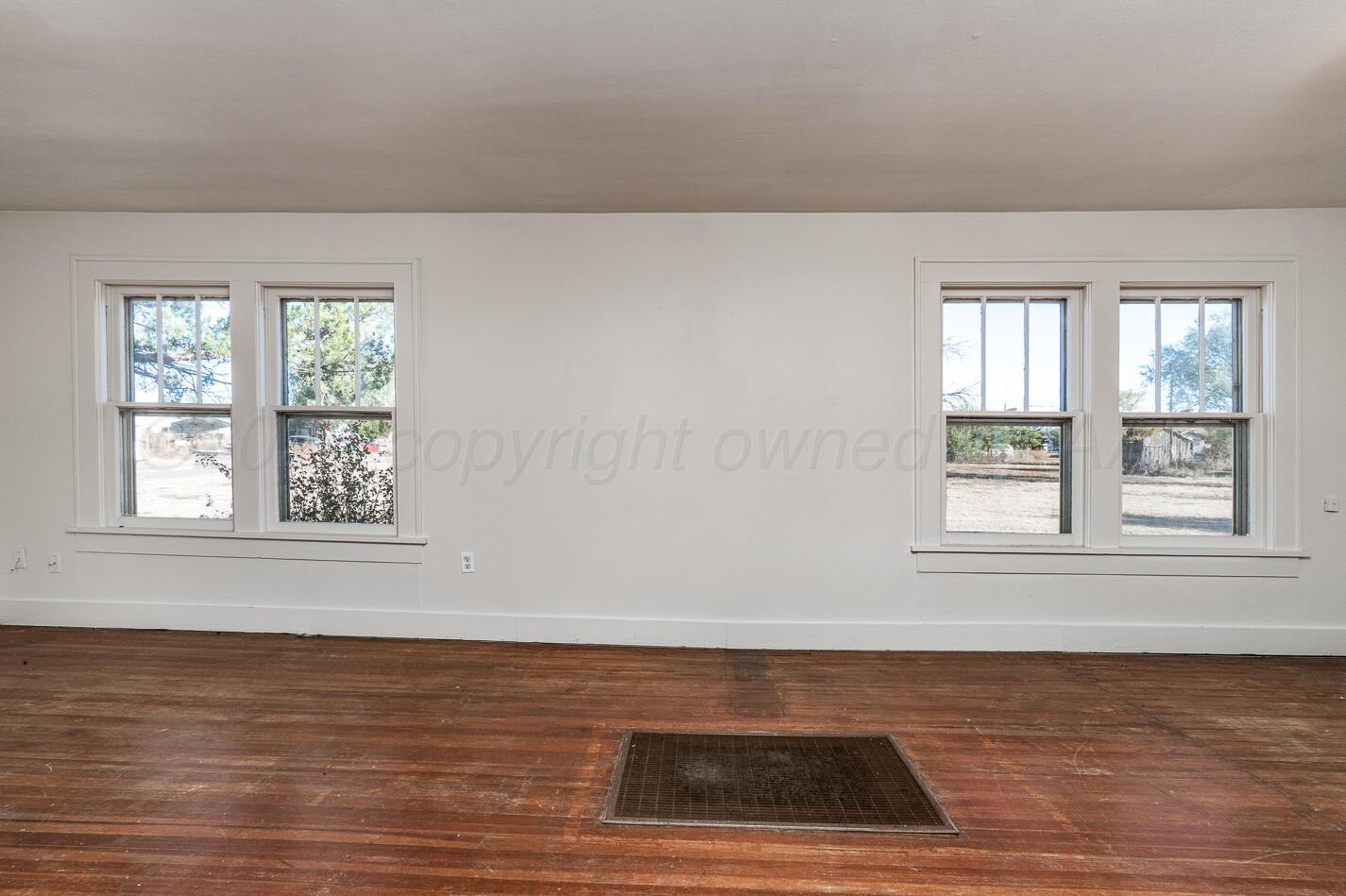 115 S Whorton Avenue Property Photo 7
