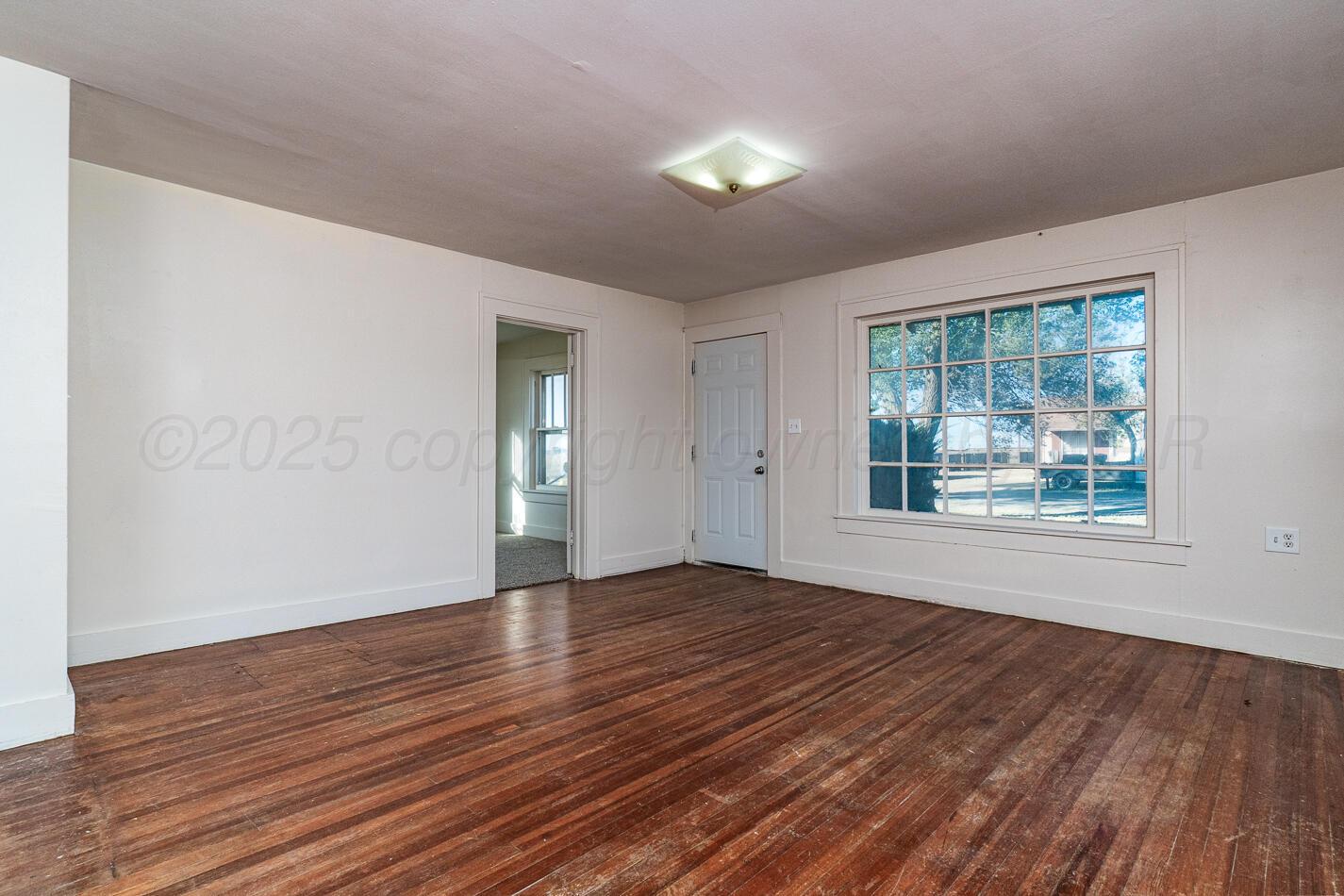 115 S Whorton Avenue Property Photo 9