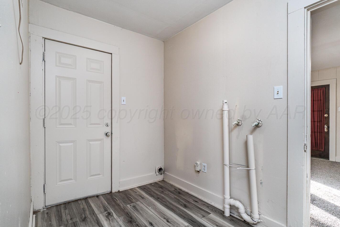 115 S Whorton Avenue Property Photo 16