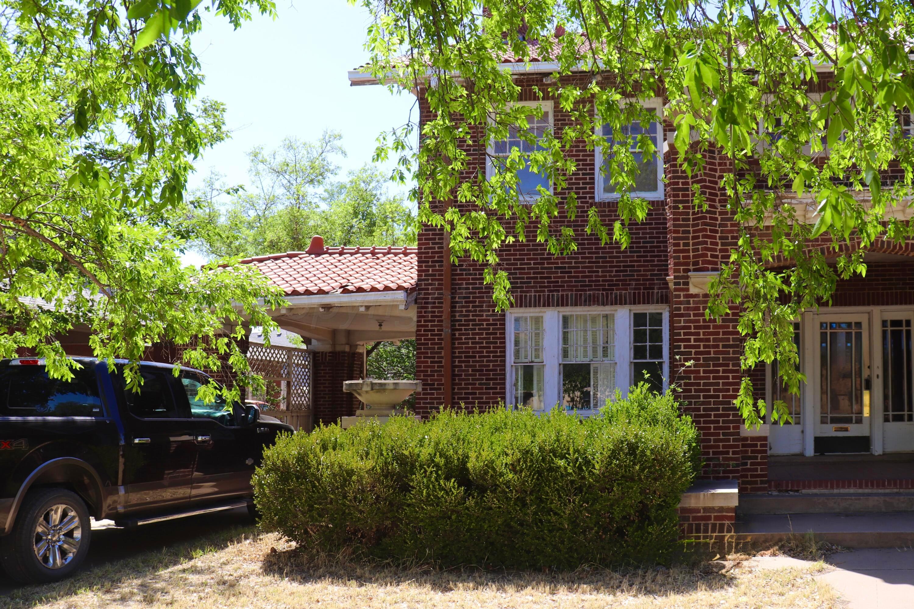 1912 S Tyler Street Property Photo 2