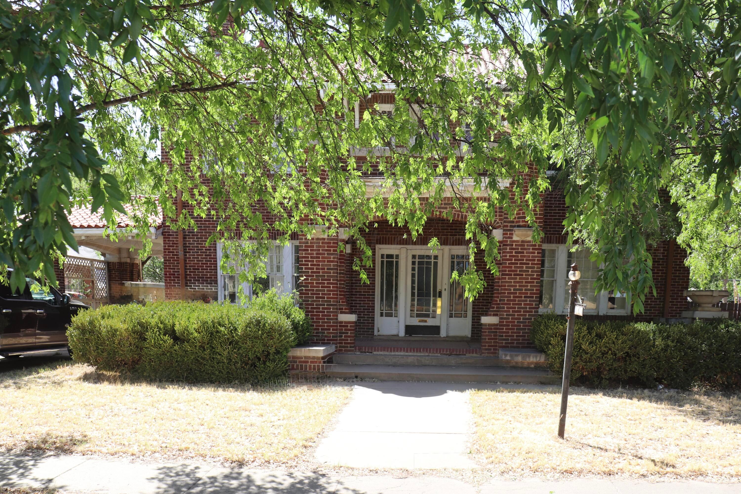 1912 S Tyler Street Property Photo 3