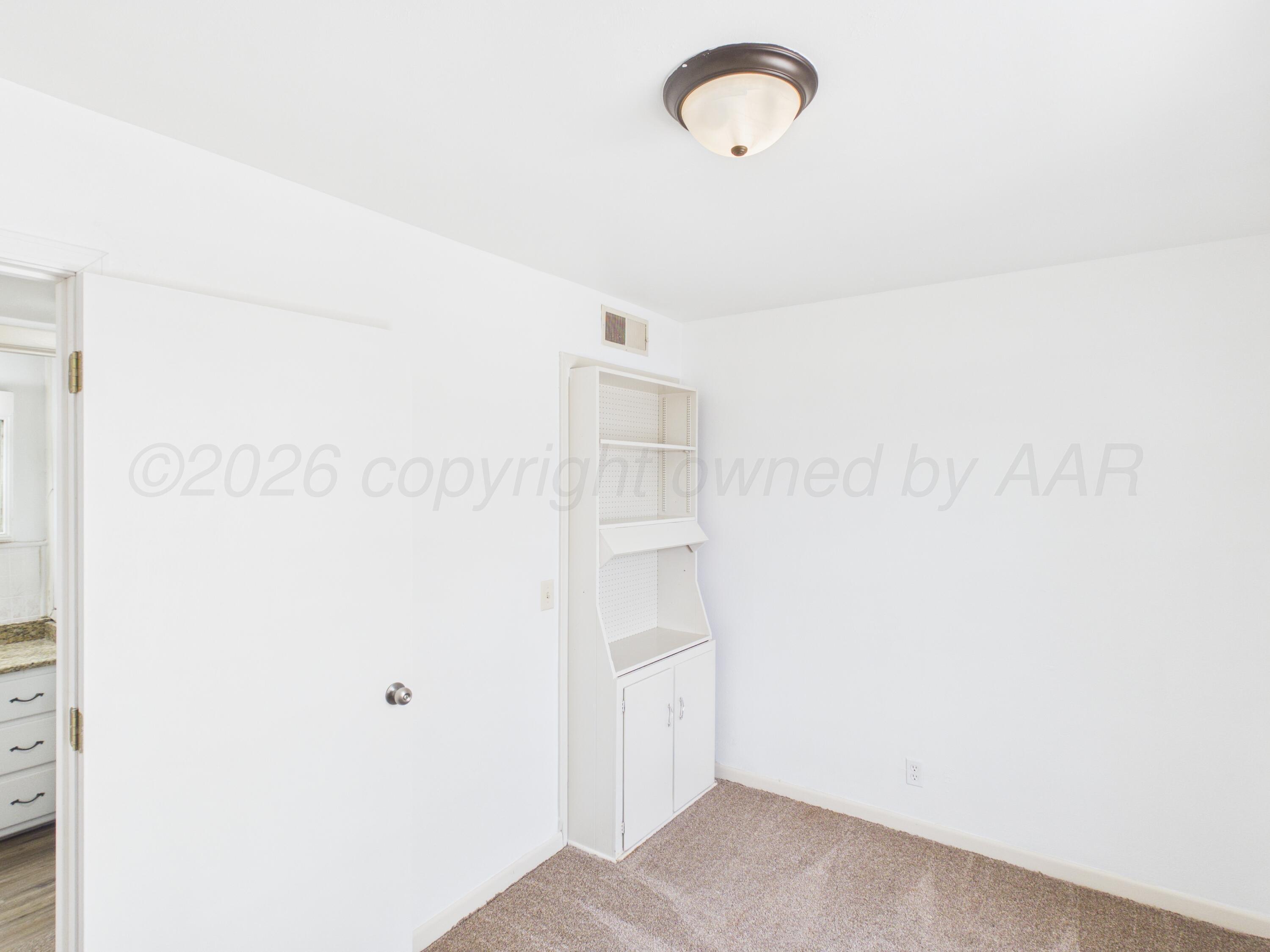 813 Ne 3rd Street Property Photo 8