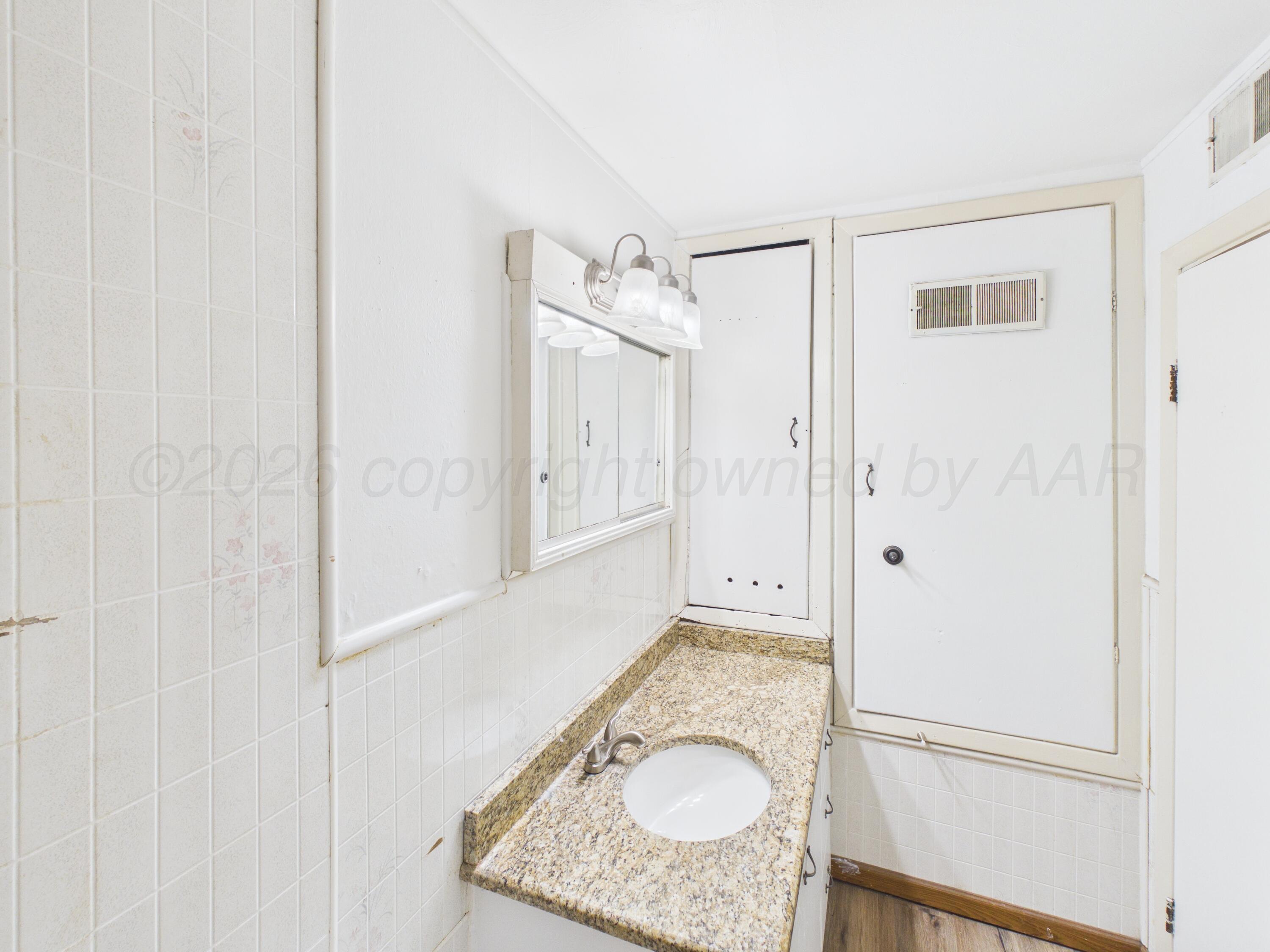 813 Ne 3rd Street Property Photo 11