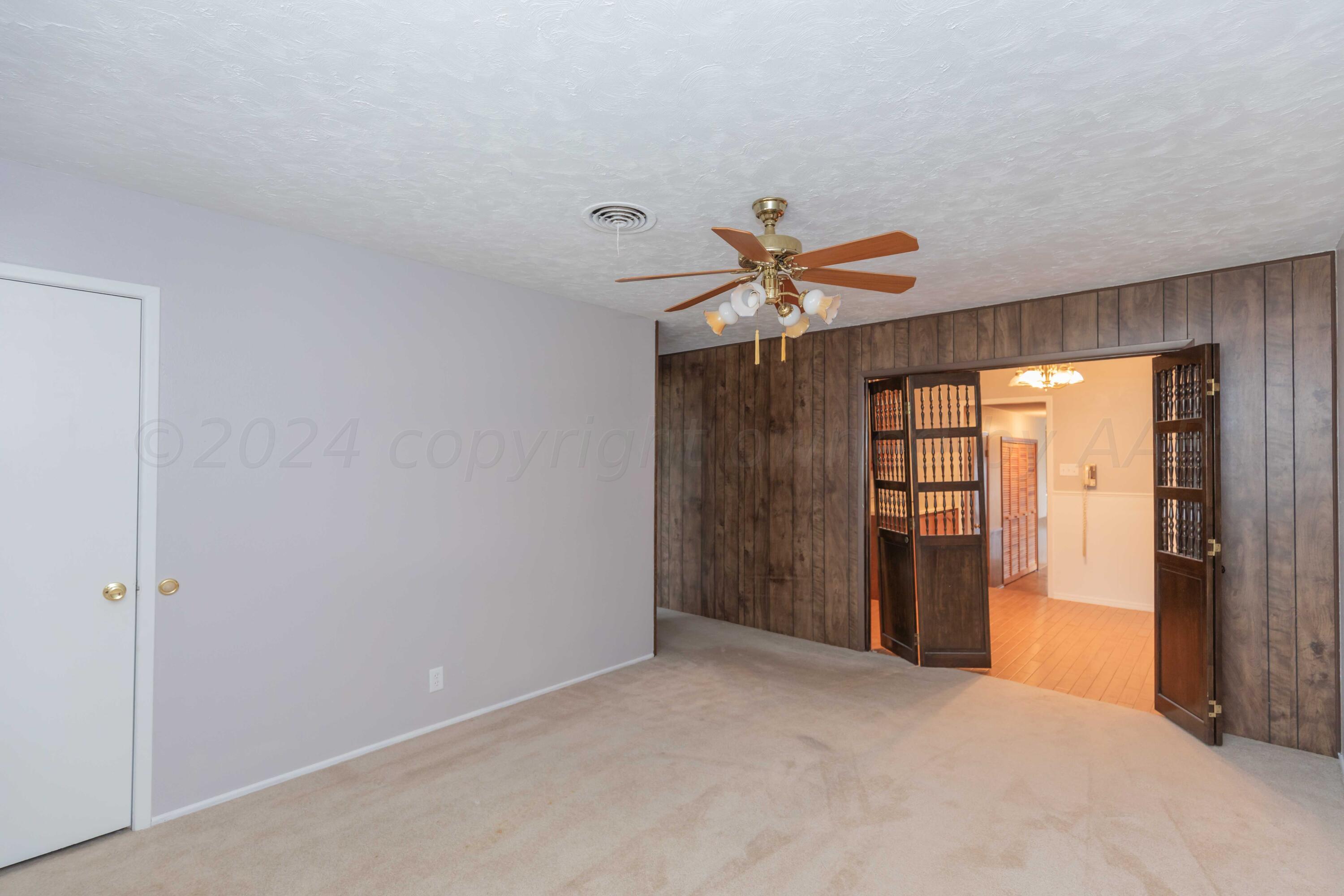 723 Cotter Drive Property Photo 6