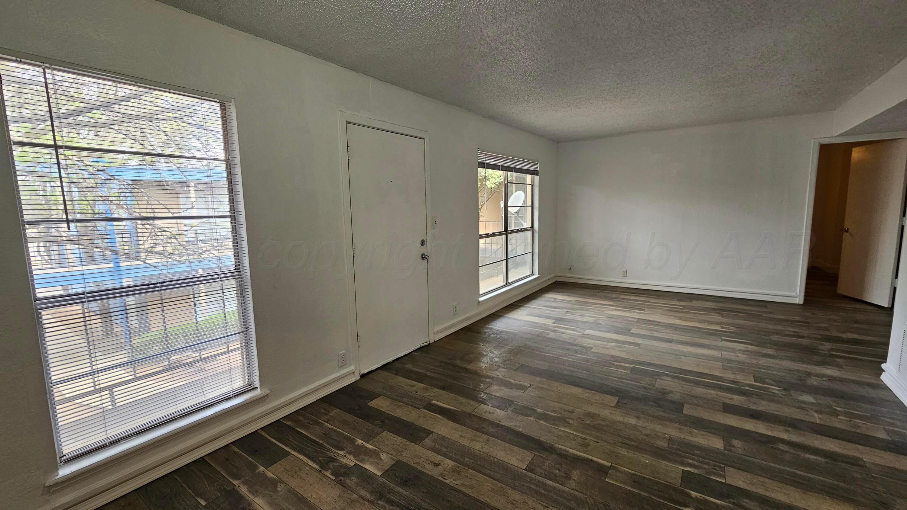 1100 S Wicker Avenue Property Photo 9