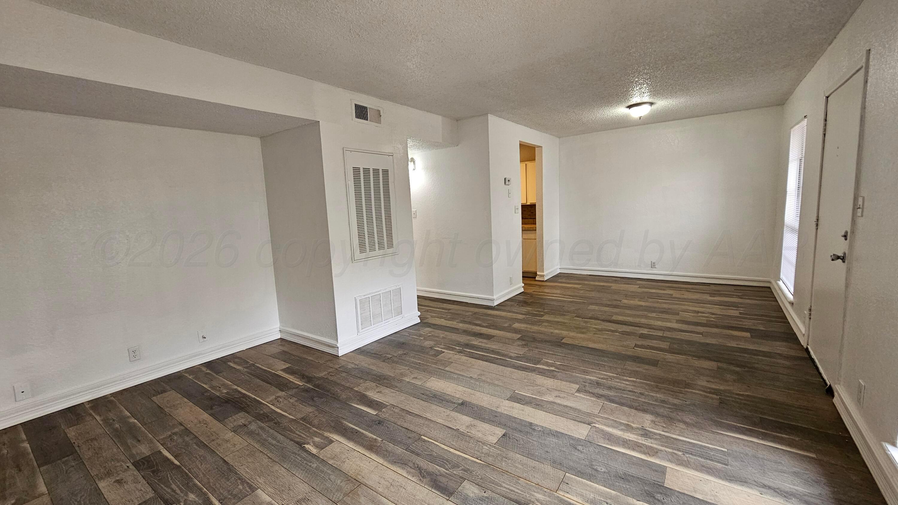 1100 S Wicker Avenue Property Photo 10