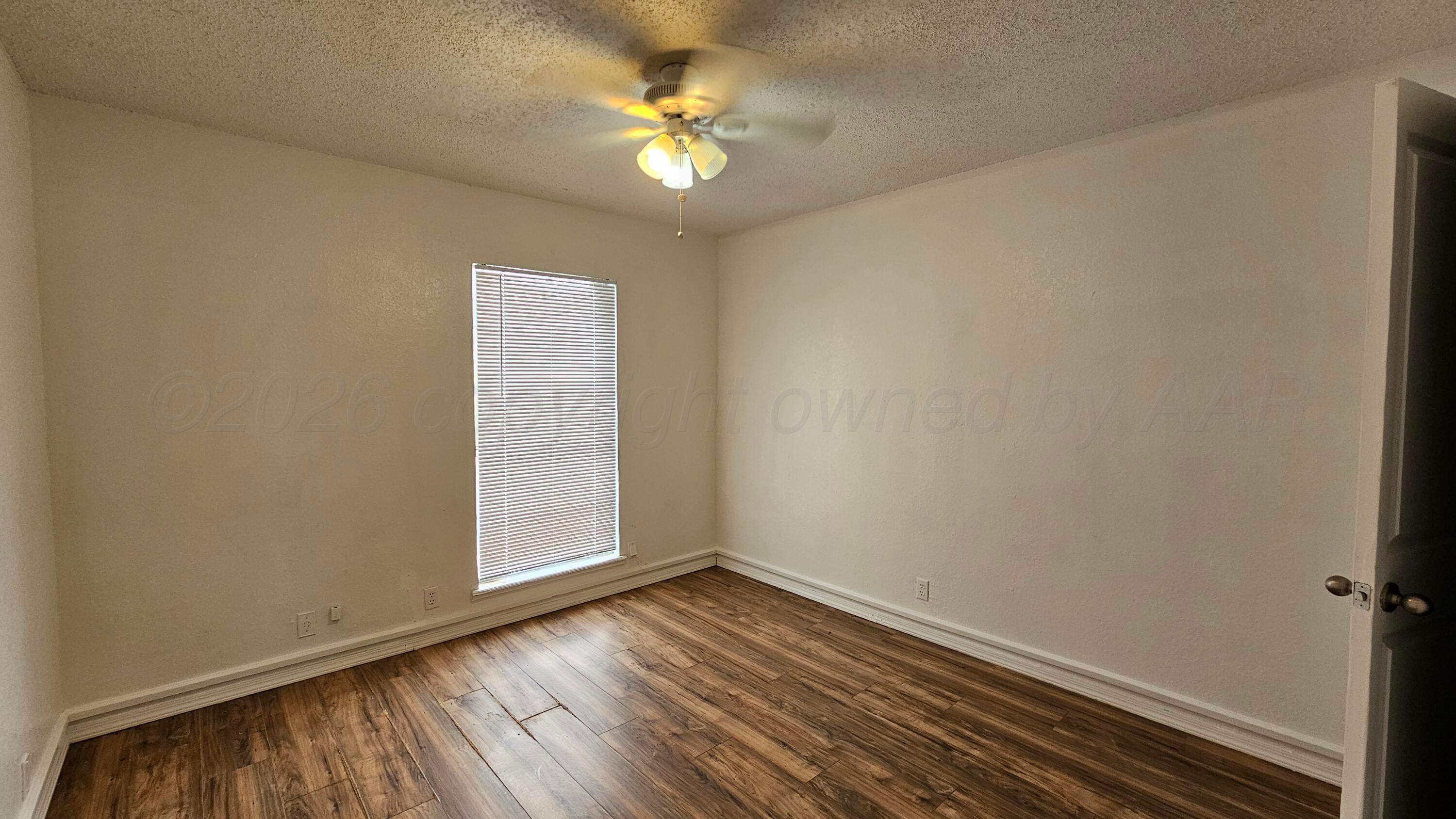 1100 S Wicker Avenue Property Photo 13