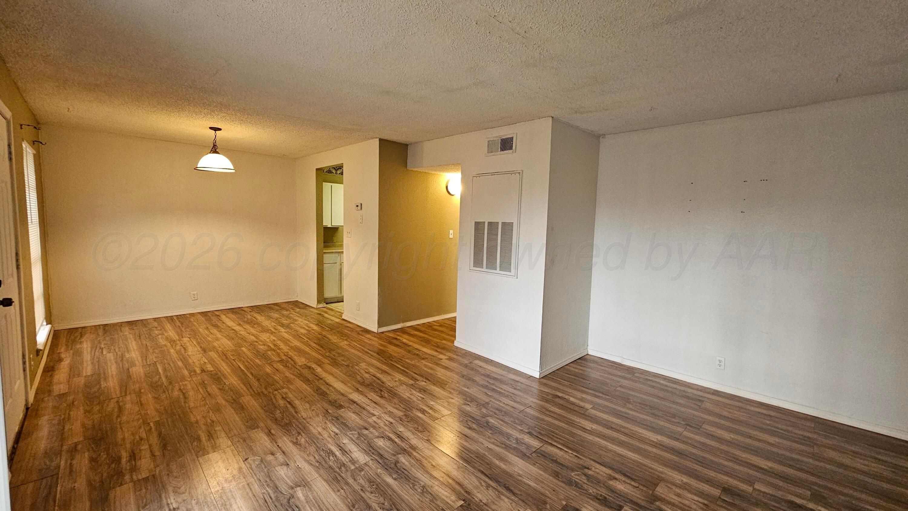 1100 S Wicker Avenue Property Photo 19