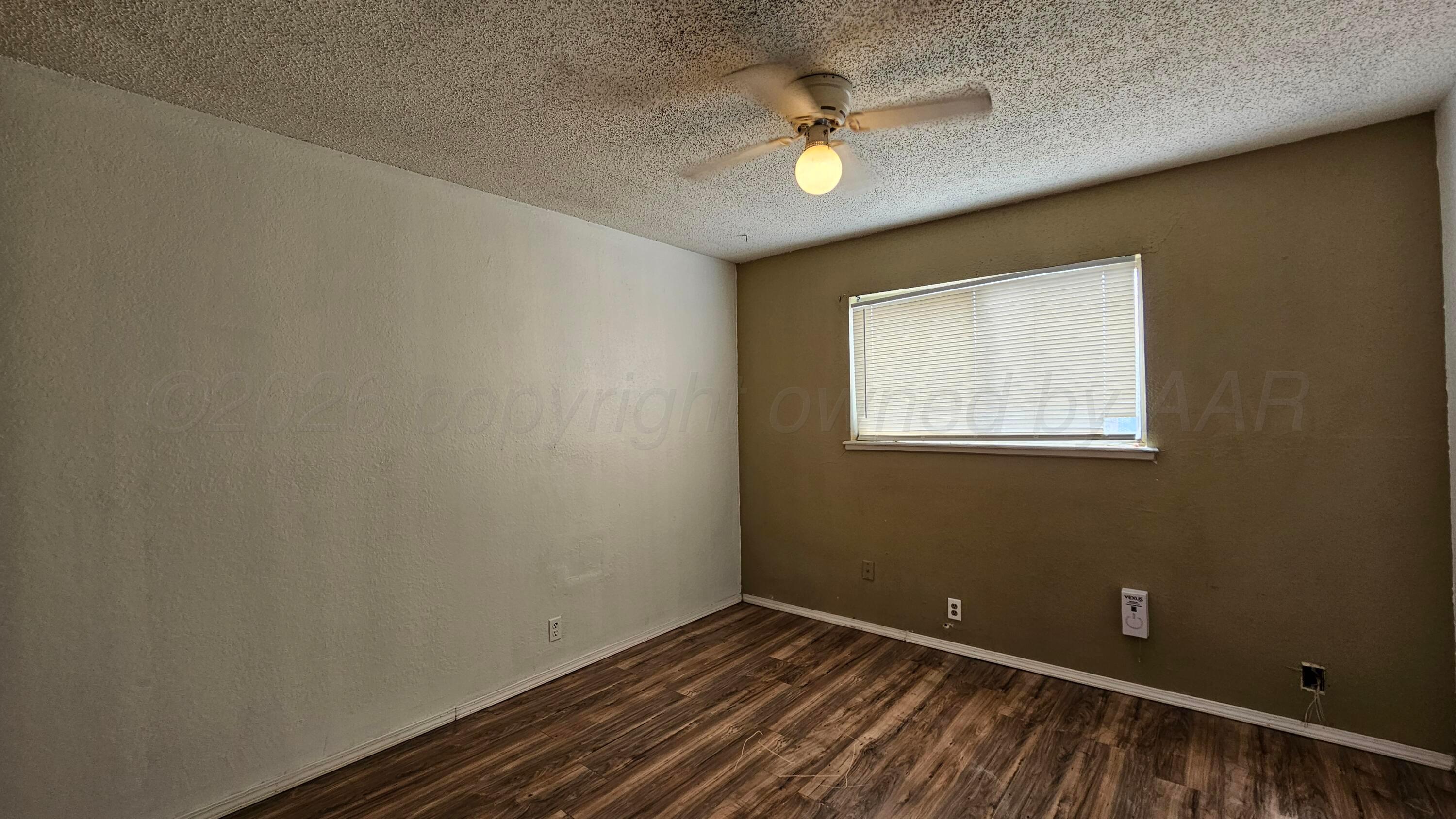 1100 S Wicker Avenue Property Photo 21