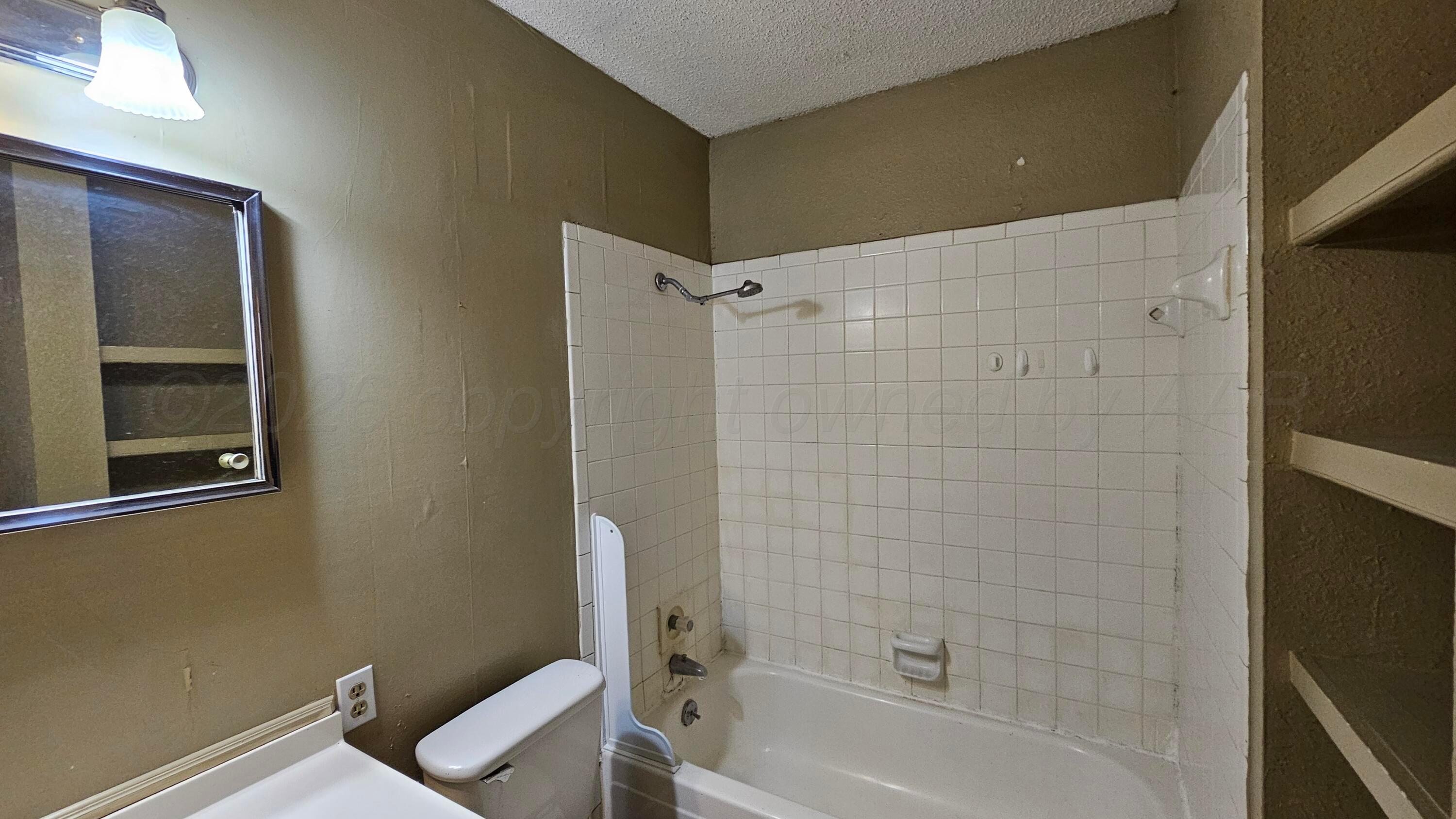 1100 S Wicker Avenue Property Photo 23