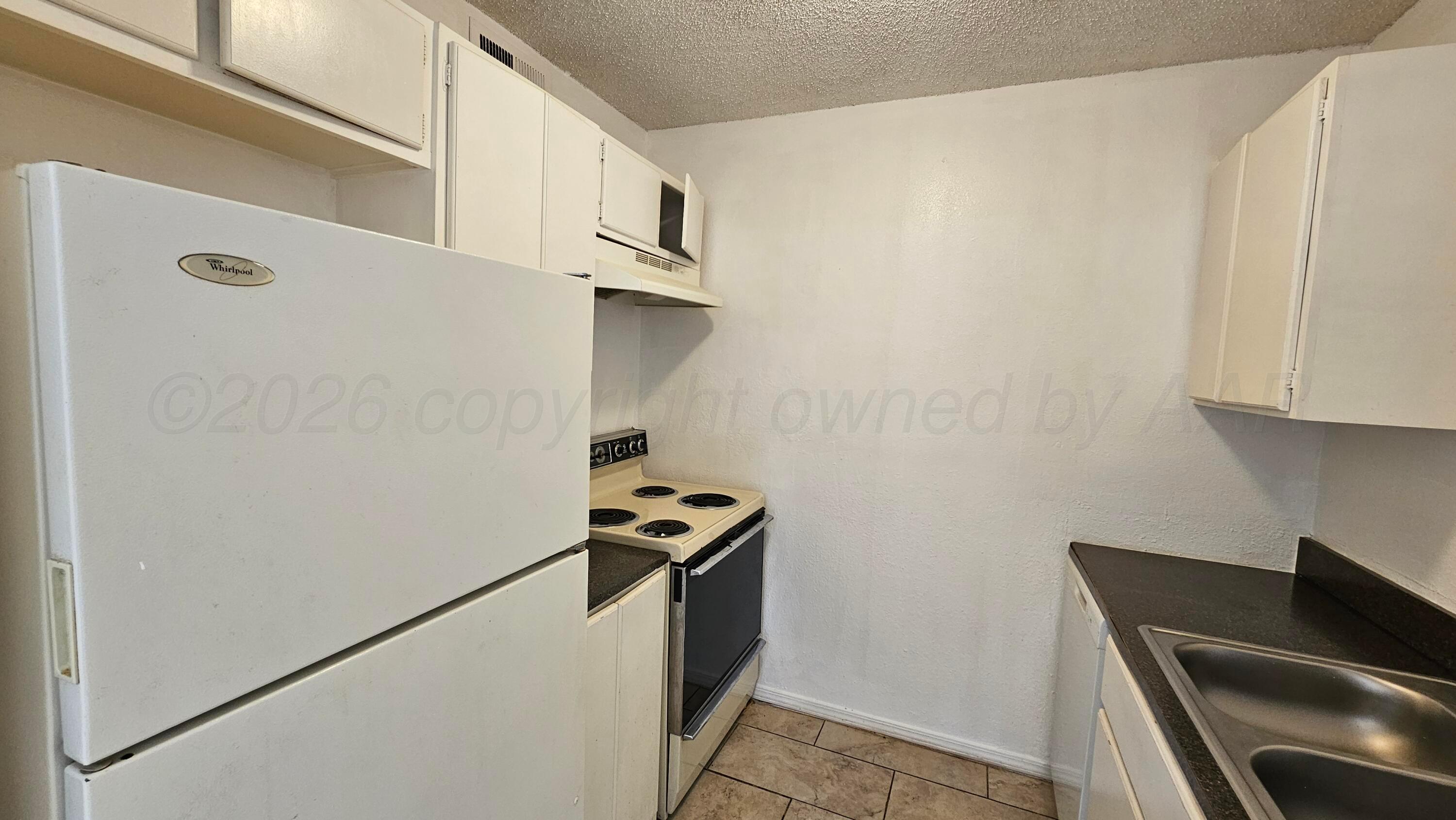 1100 S Wicker Avenue Property Photo 31