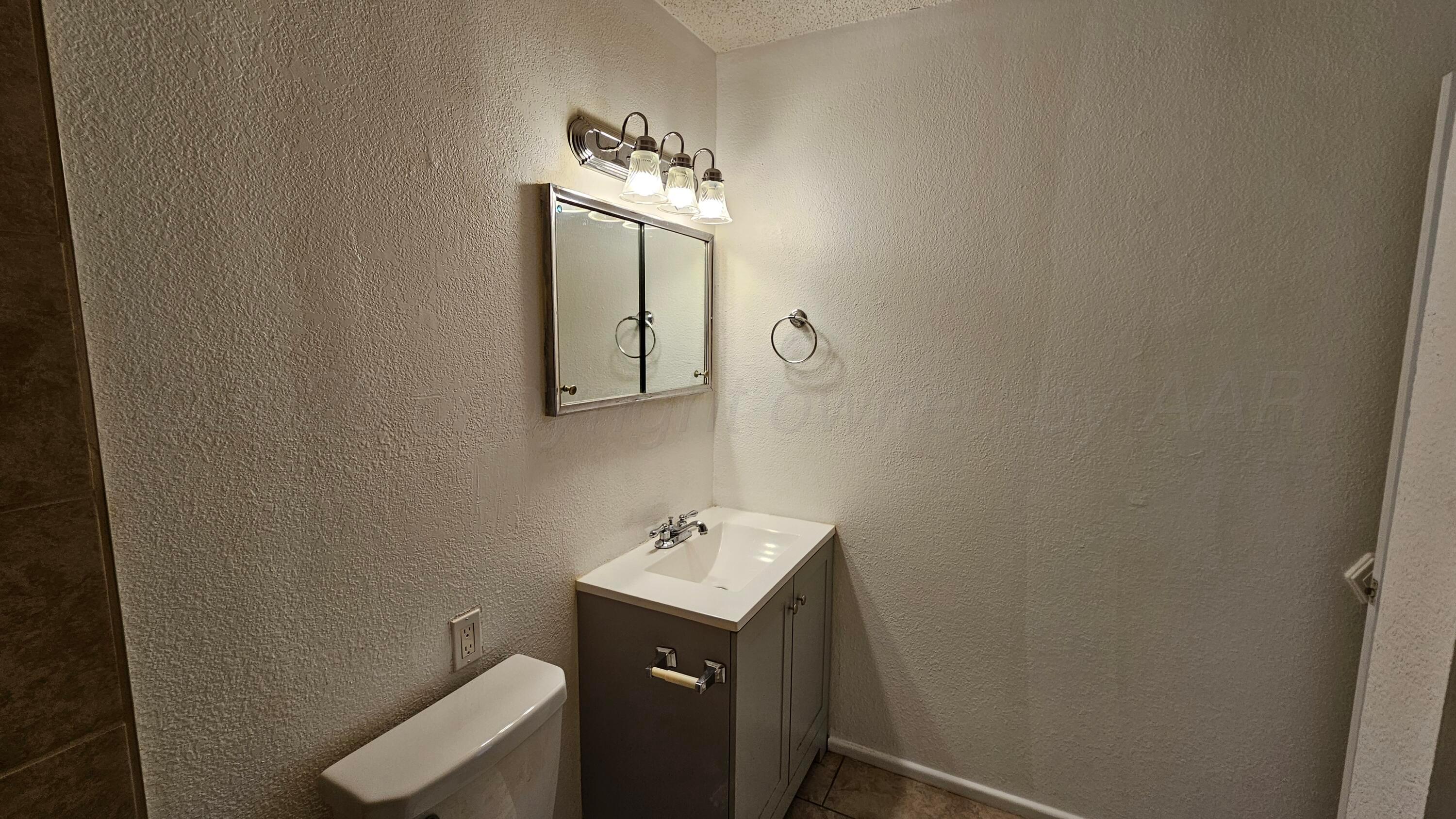 1100 S Wicker Avenue Property Photo 36