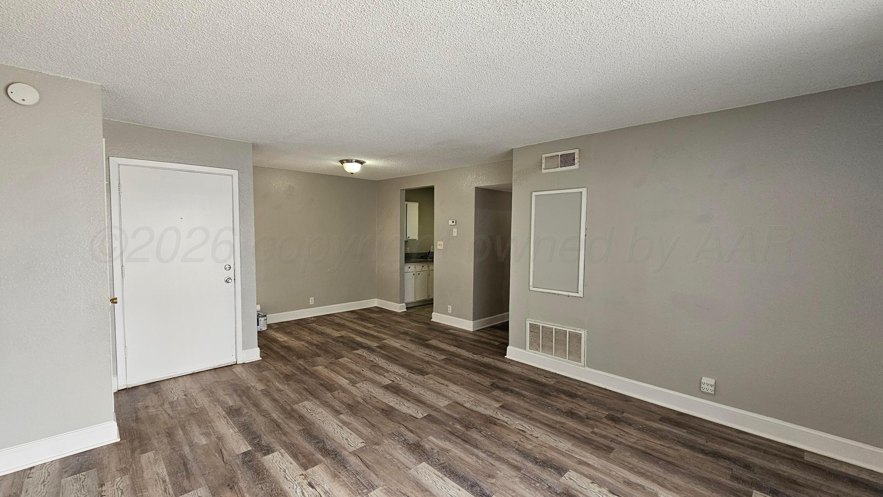 1100 S Wicker Avenue Property Photo 38