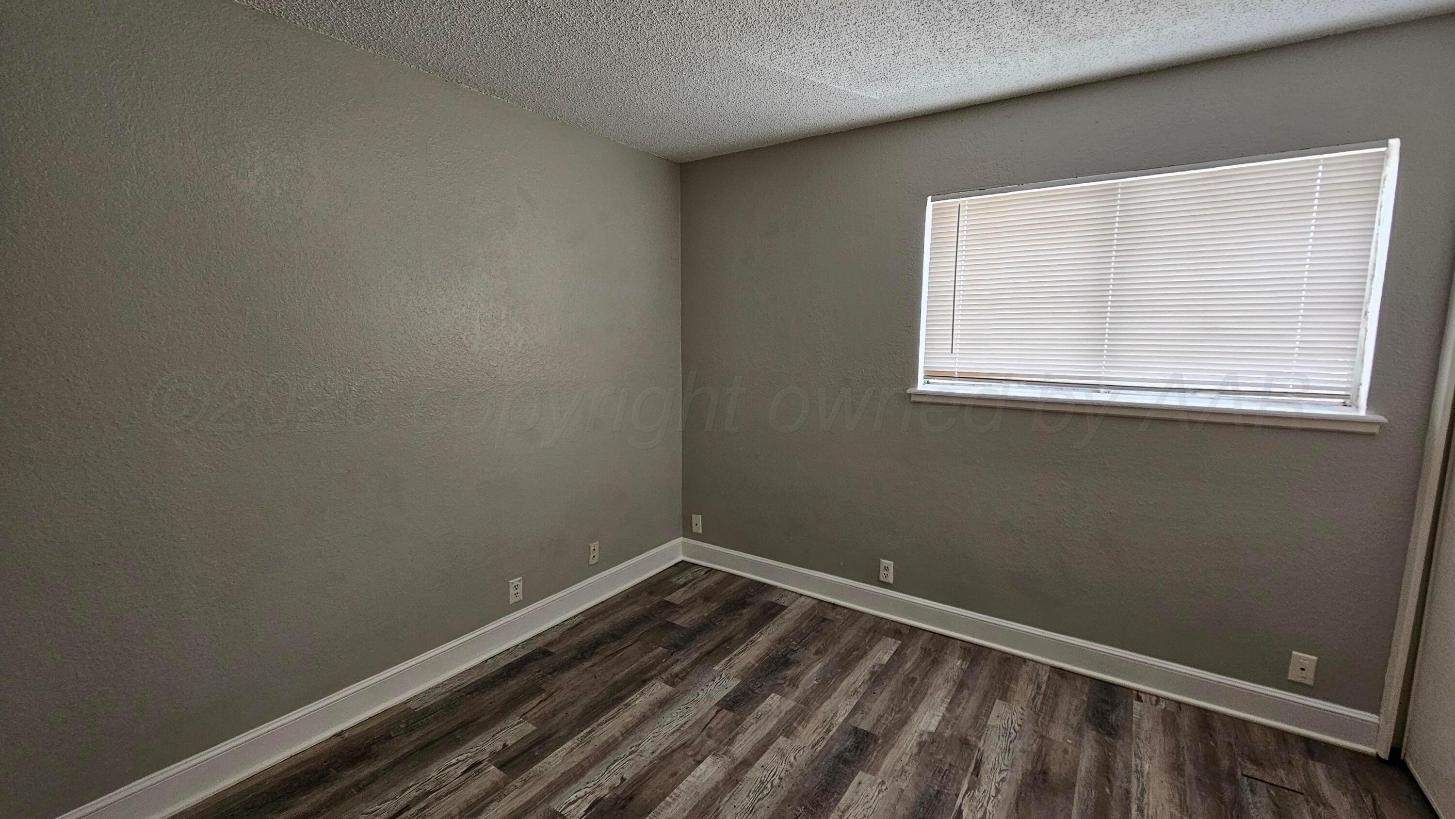 1100 S Wicker Avenue Property Photo 41