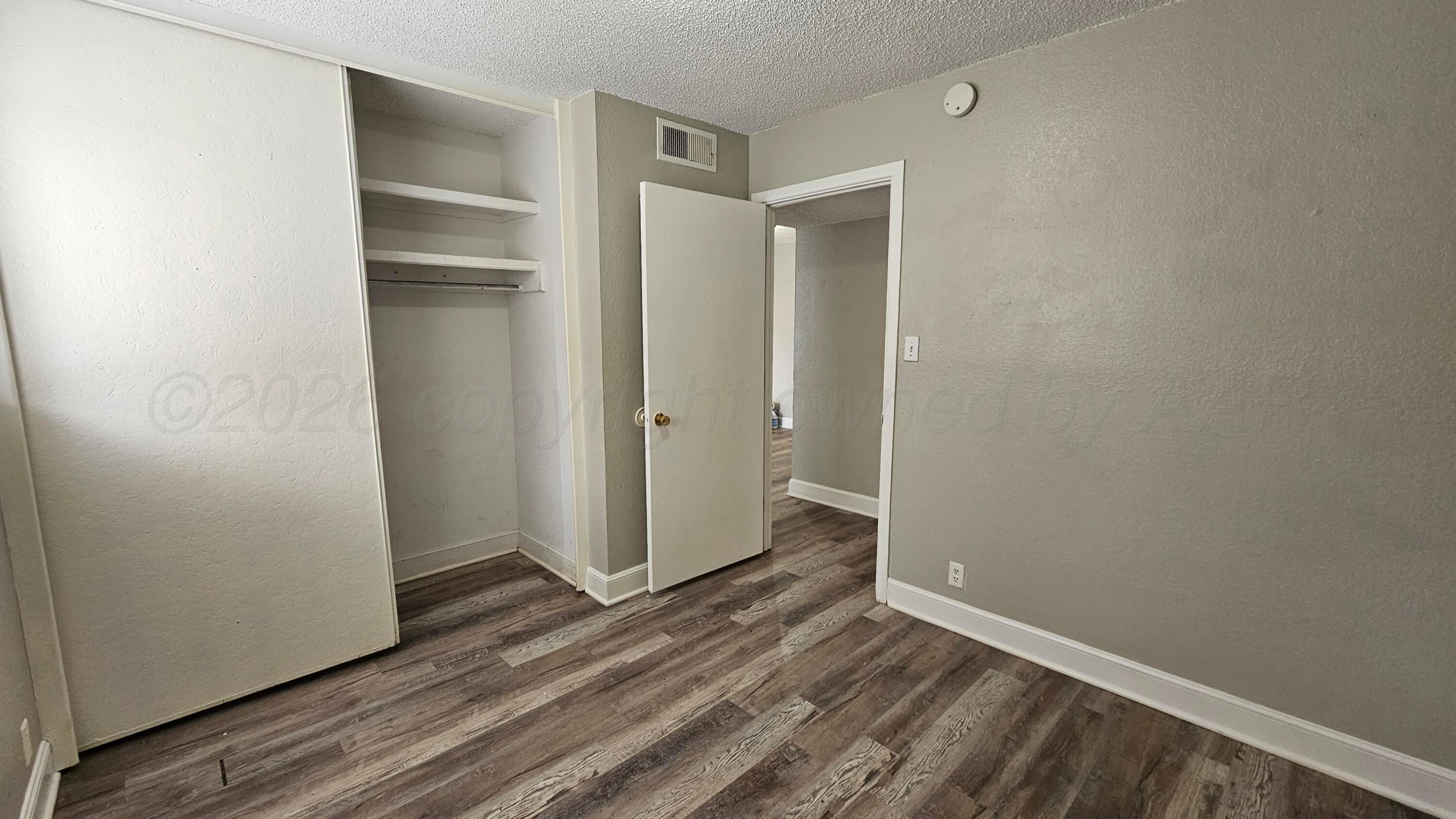 1100 S Wicker Avenue Property Photo 42