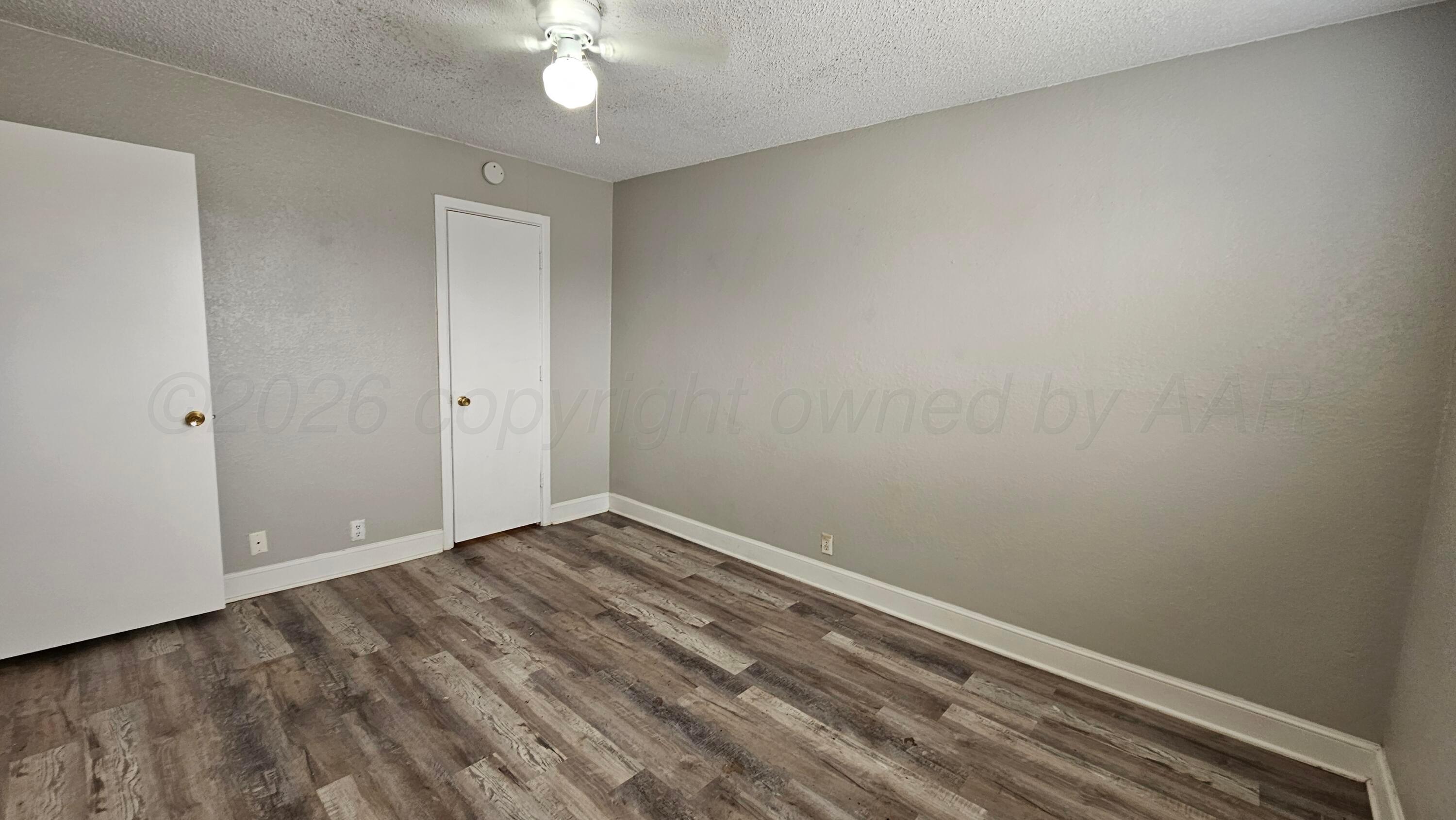 1100 S Wicker Avenue Property Photo 44