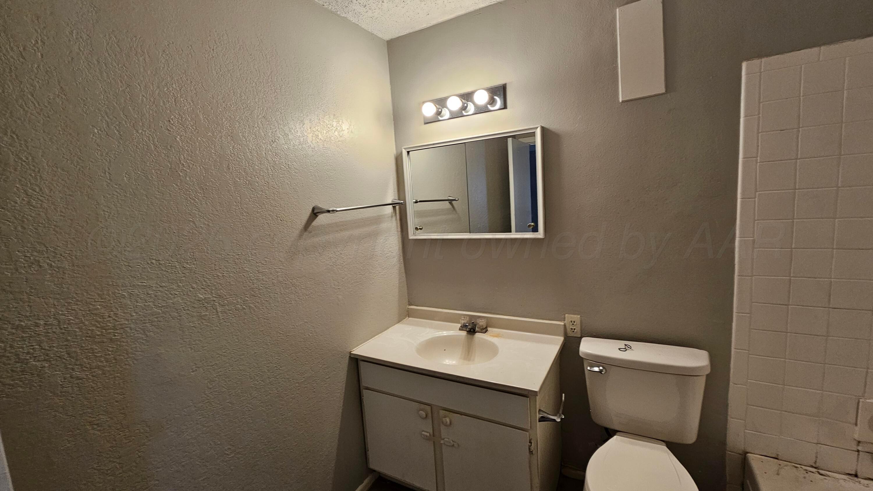 1100 S Wicker Avenue Property Photo 46