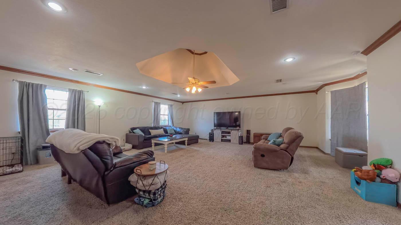 123 E Broadway Street Property Photo 6