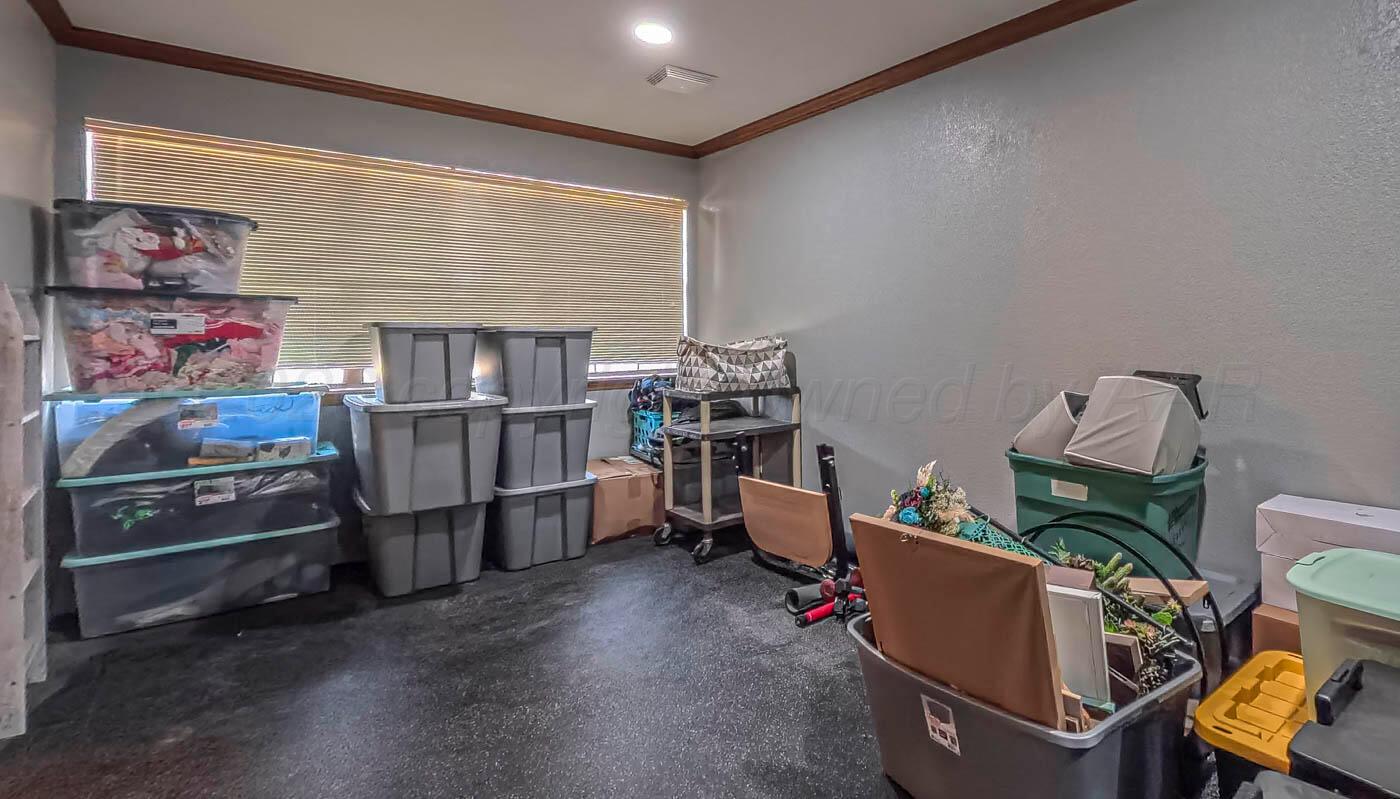 123 E Broadway Street Property Photo 19