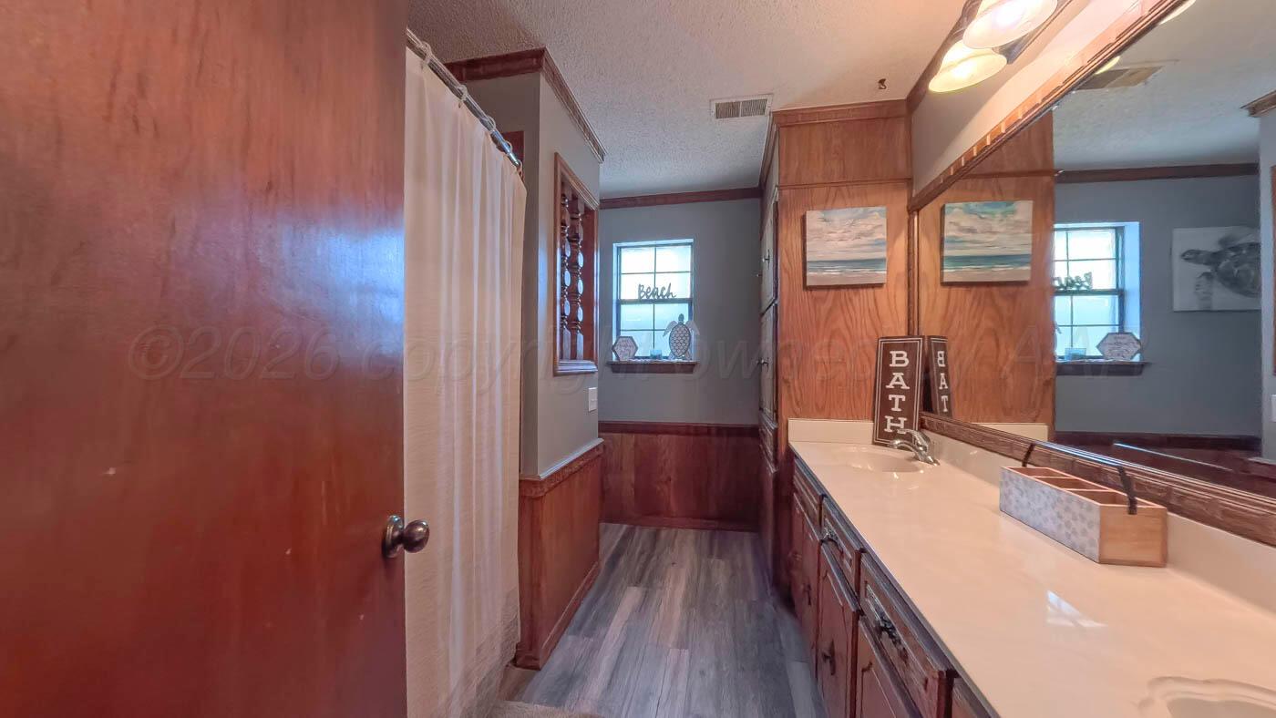 123 E Broadway Street Property Photo 28