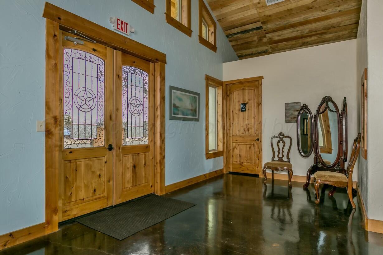 200 S Mcgee Street Property Photo 7